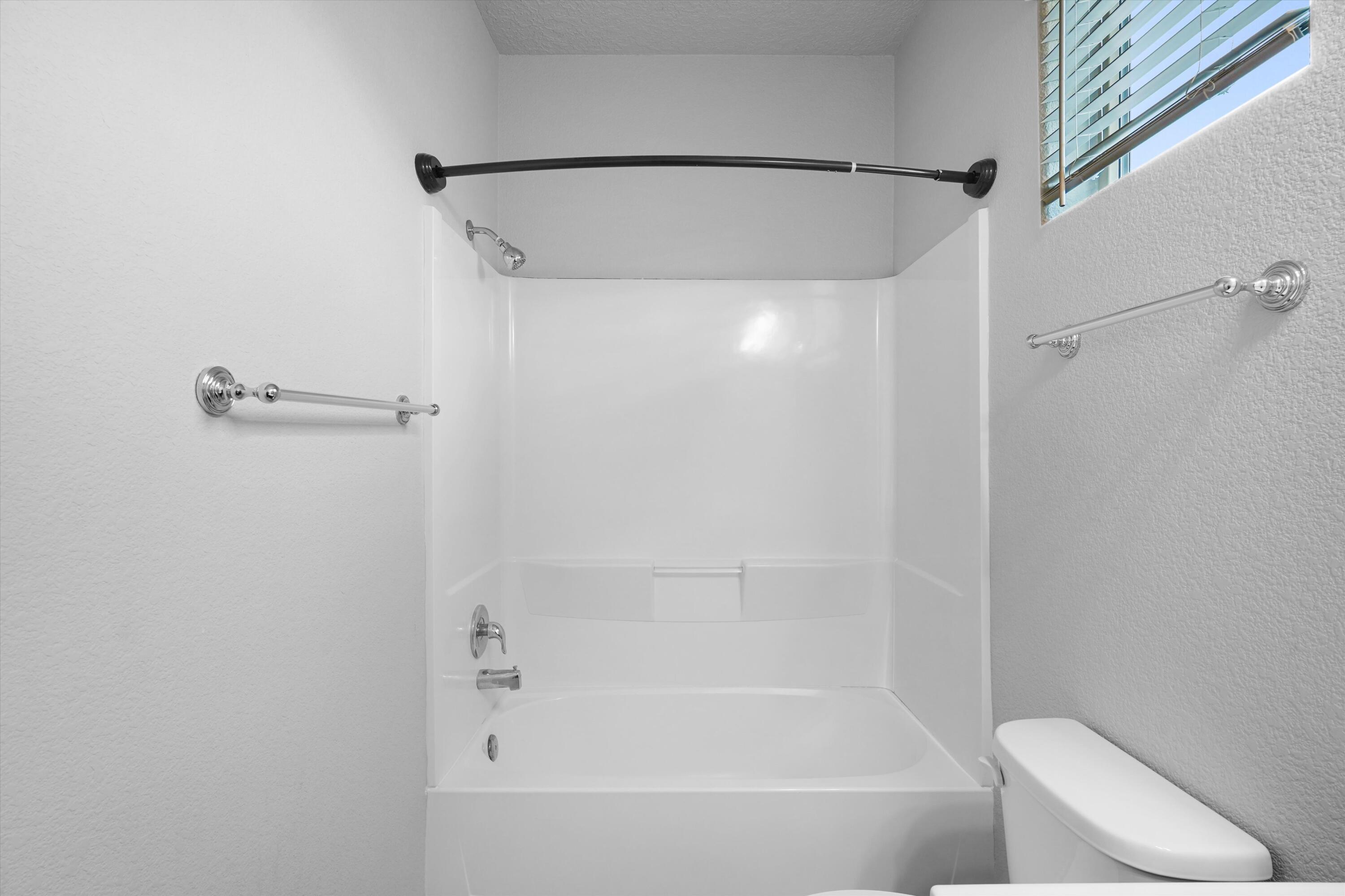 Photo 13 — 3250 Berkshire Road NE