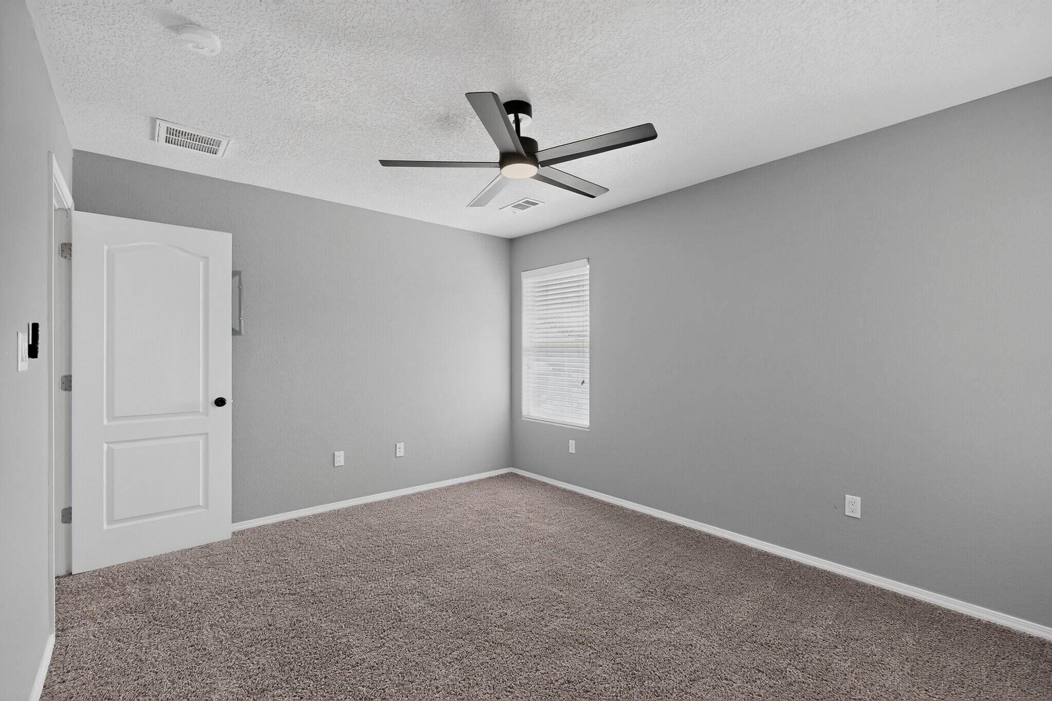 Photo 4 — 10940 Fort Point Lane NE