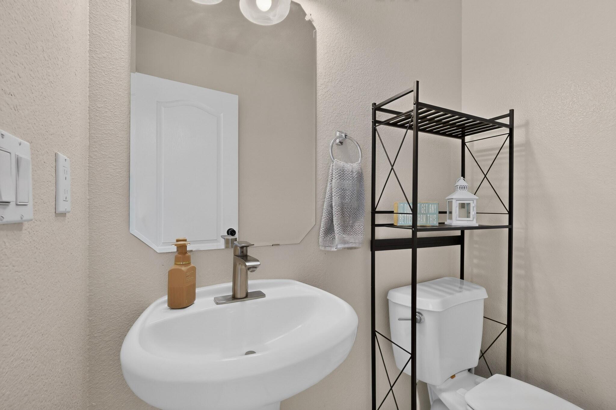 Photo 11 — 10940 Fort Point Lane NE