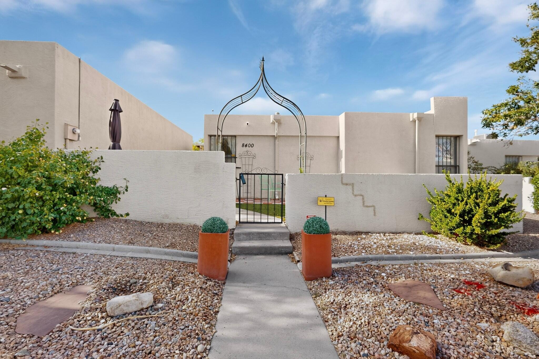 8400 Parrot Run Road NE, Albuquerque, NM 87109