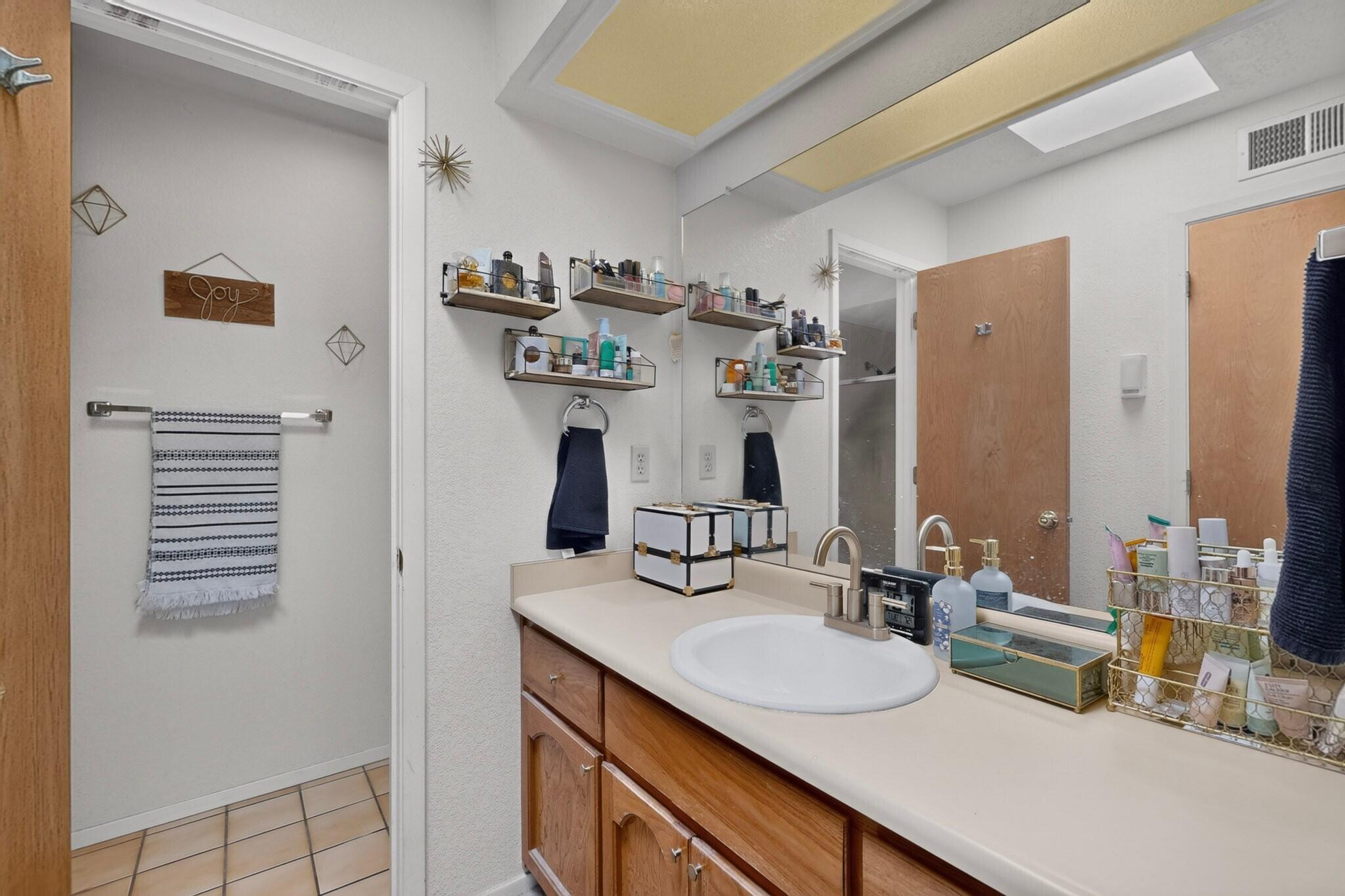 Photo 2 — 8400 Parrot Run Road NE