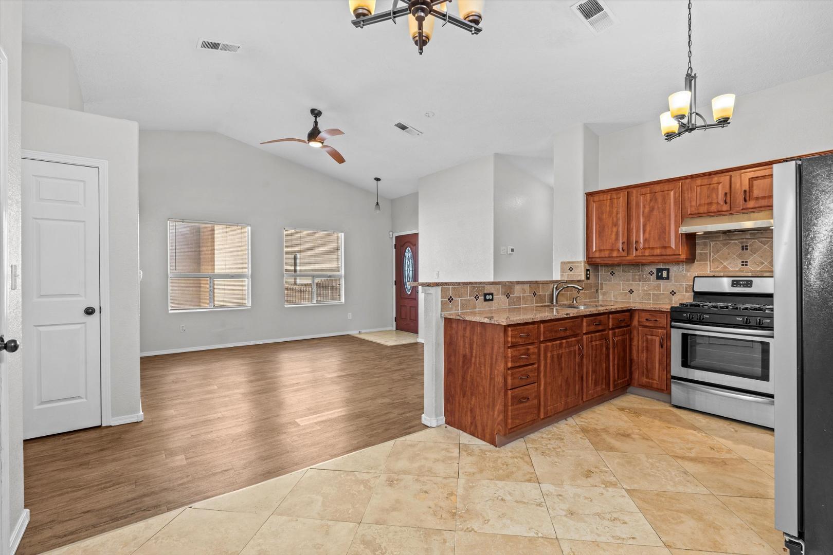Photo 15 — 8415 Cedarcroft Road NW