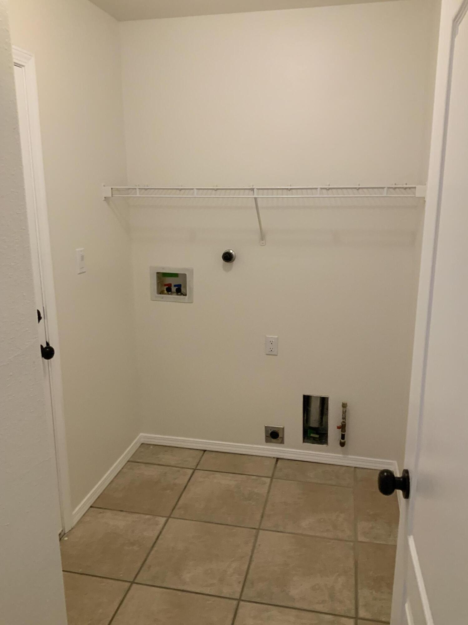 Photo 6 — 9239 Apache Pine Way NE