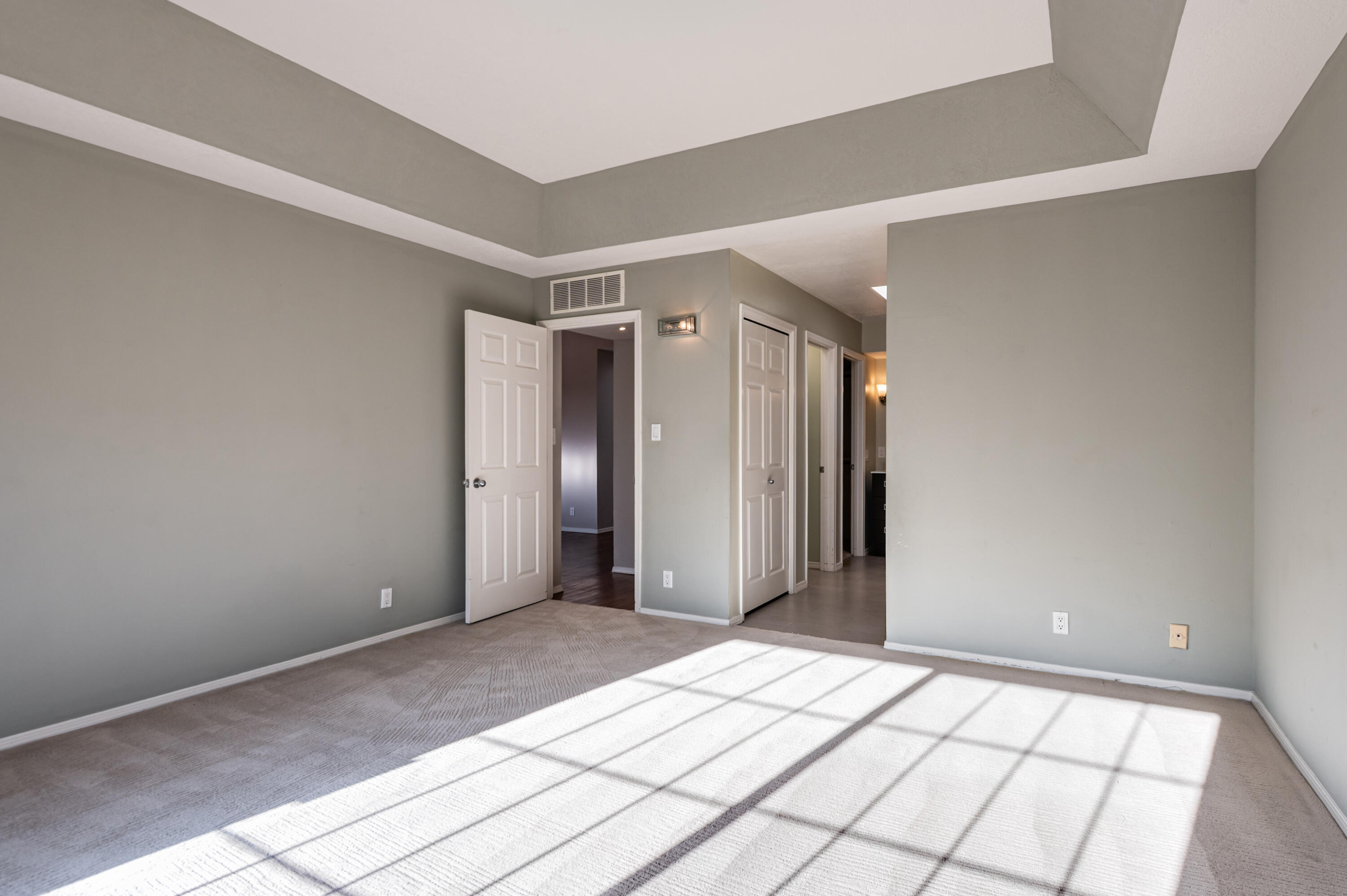 Photo 17 — 7920 Woodwind Drive NE