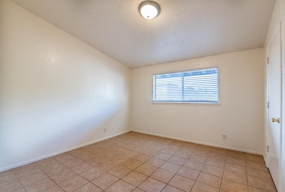 Photo 2 — 206 Princeton Drive SE 5