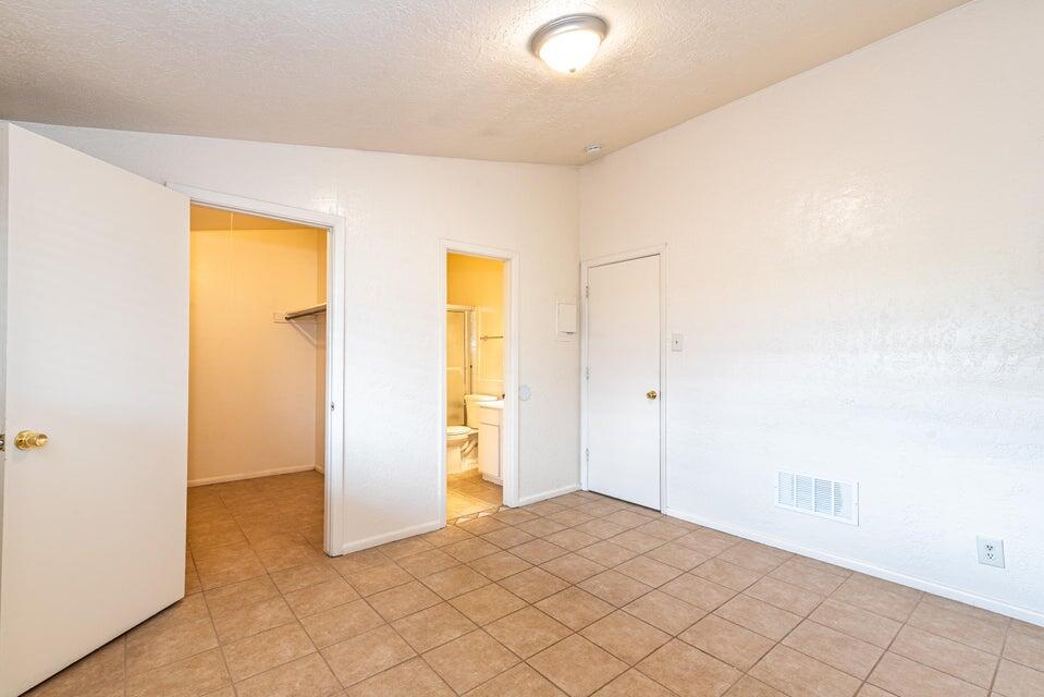 Photo 3 — 206 Princeton Drive SE 5