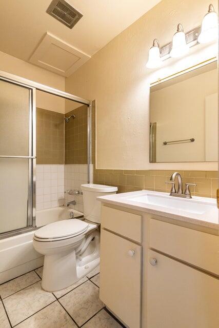 Photo 5 — 206 Princeton Drive SE 5