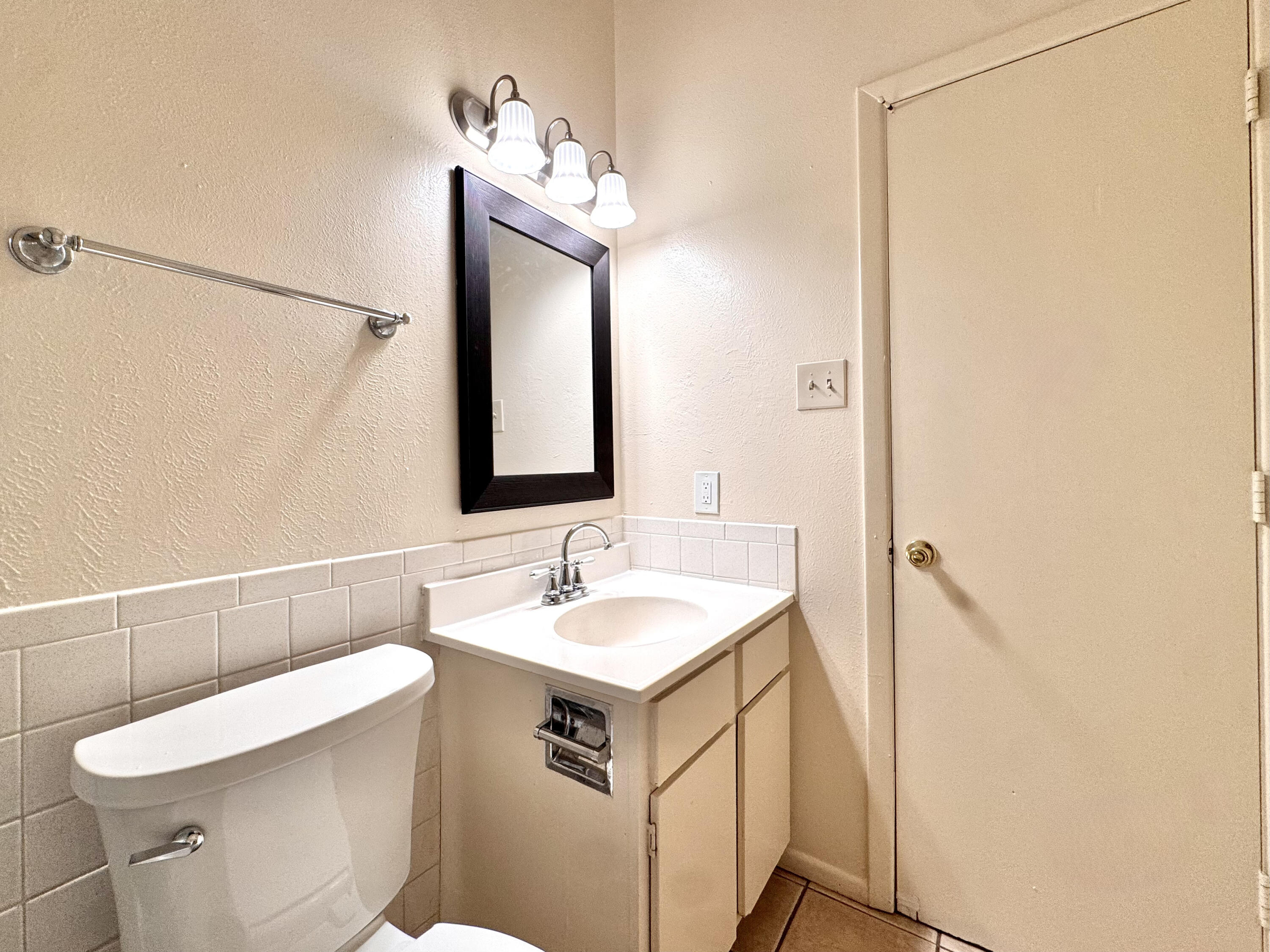Photo 5 — 206 Princeton Drive SE 5