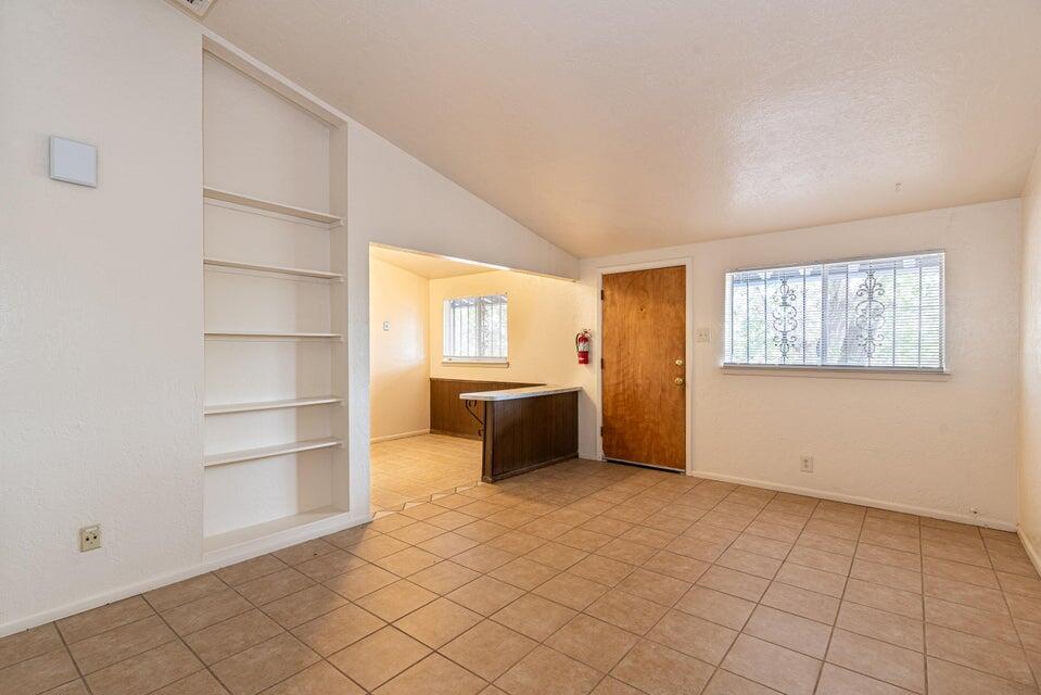 Photo 10 — 206 Princeton Drive SE 5