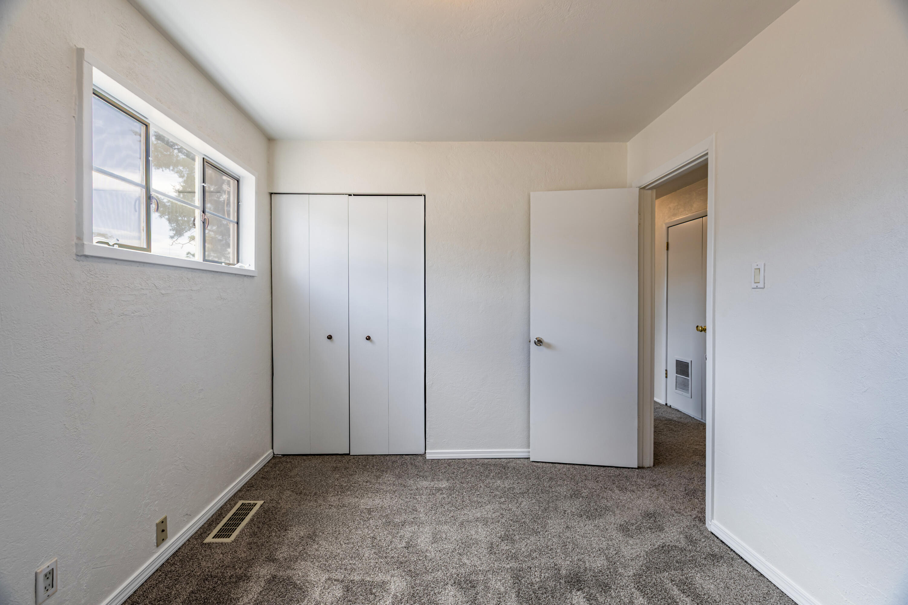 Photo 18 — 9405 Parsifal Place NE