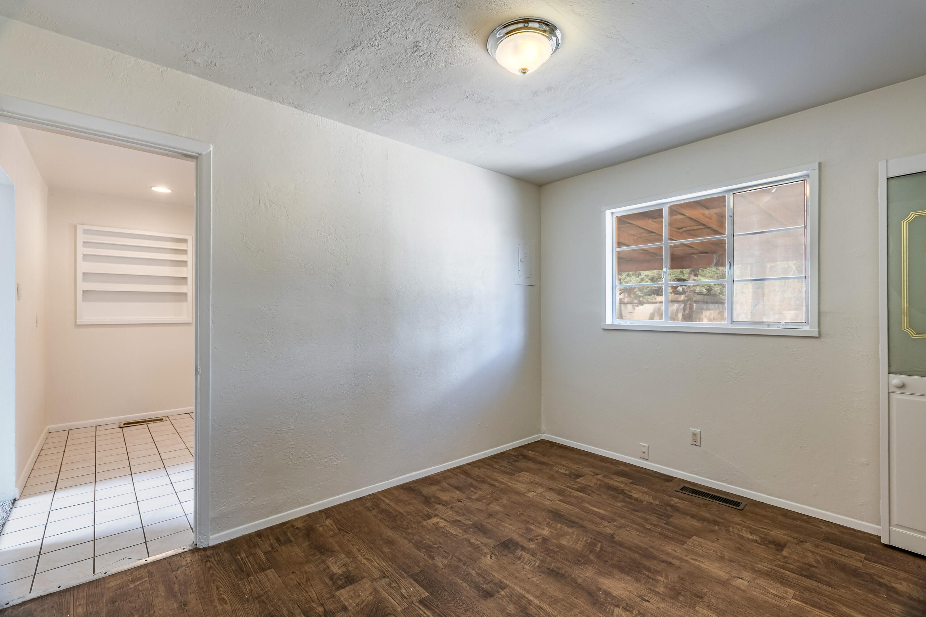 Photo 19 — 9405 Parsifal Place NE