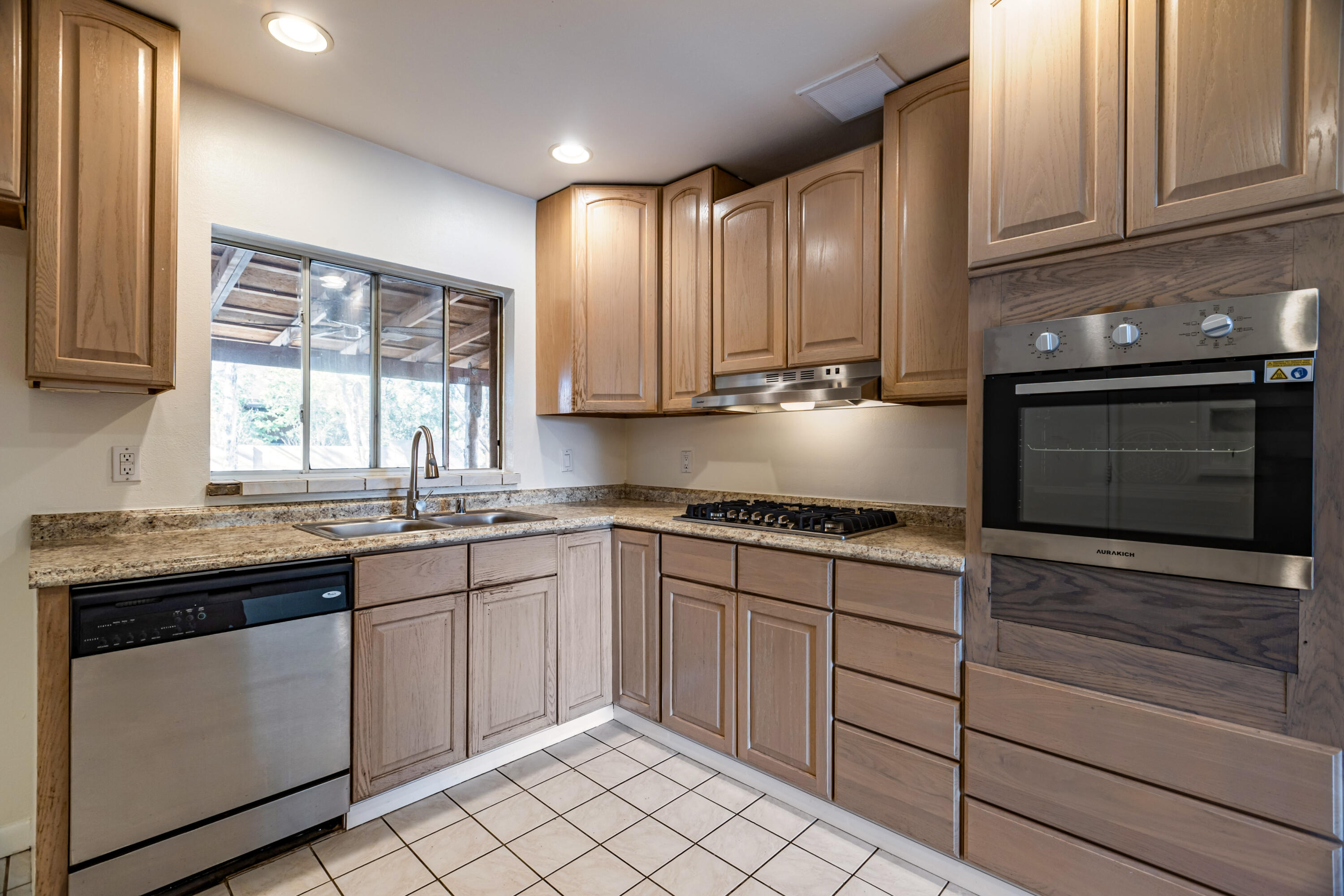 Photo 7 — 9405 Parsifal Place NE