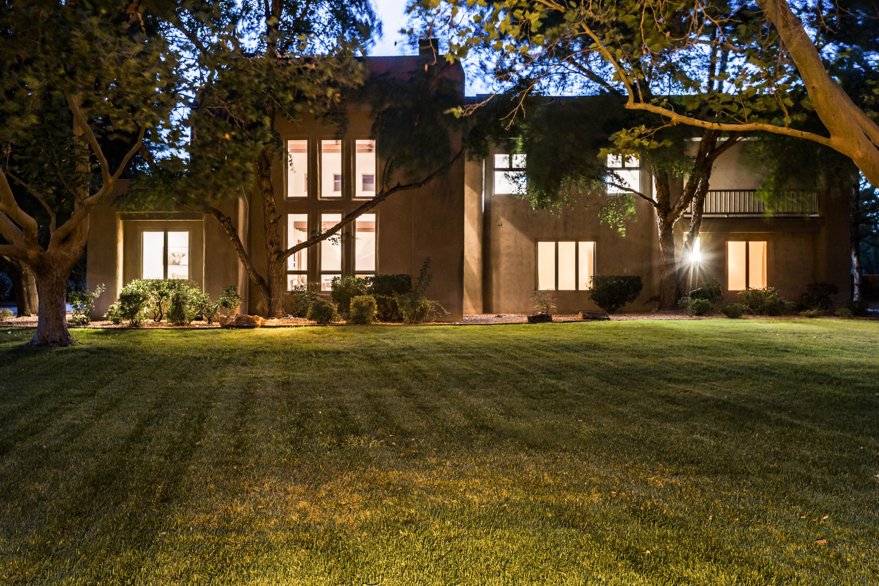 1703 Edwardo Y Juanita Court NW, Los Ranchos, NM 87107