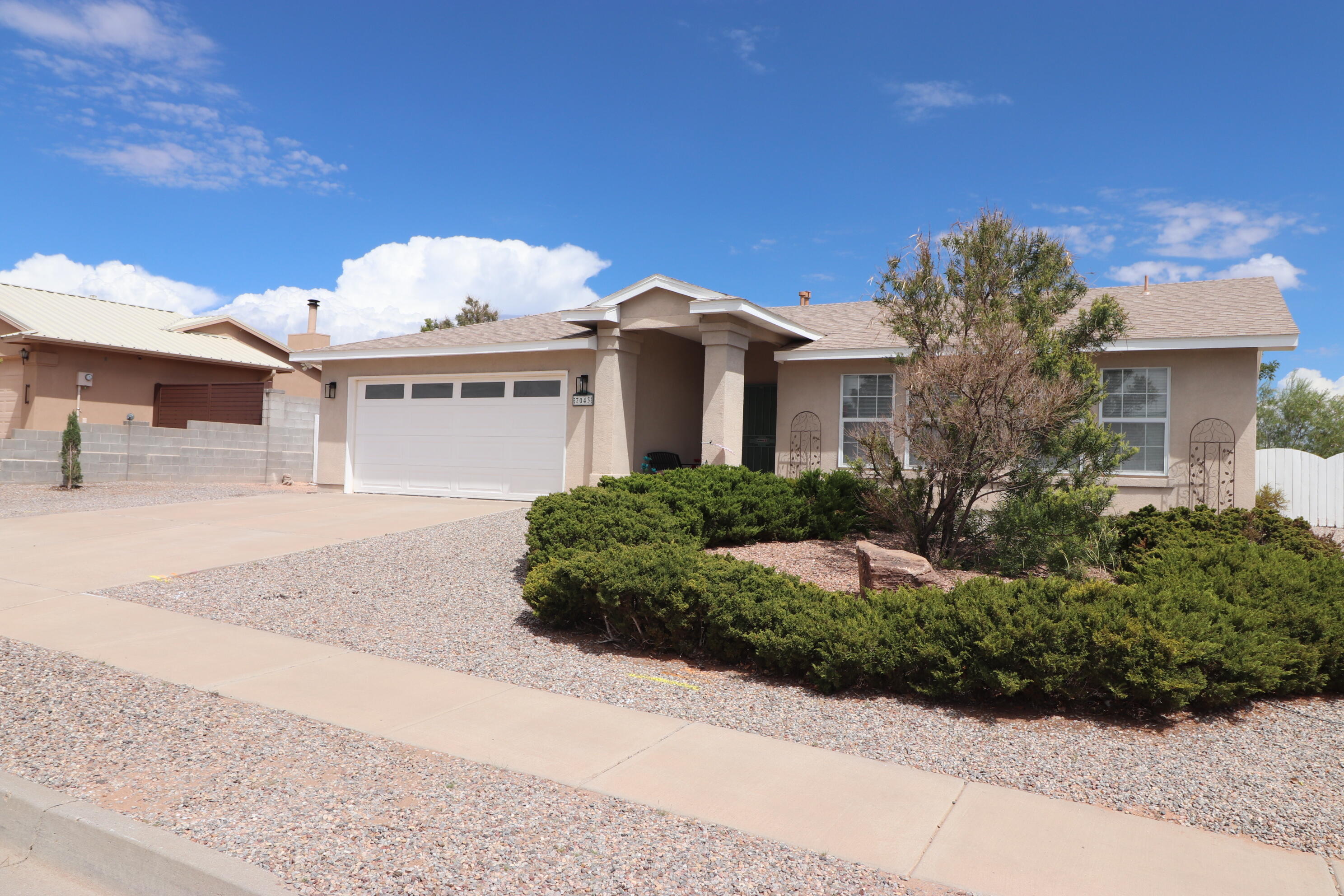 7043 Clark Hills Drive NE, Rio Rancho, NM 87144