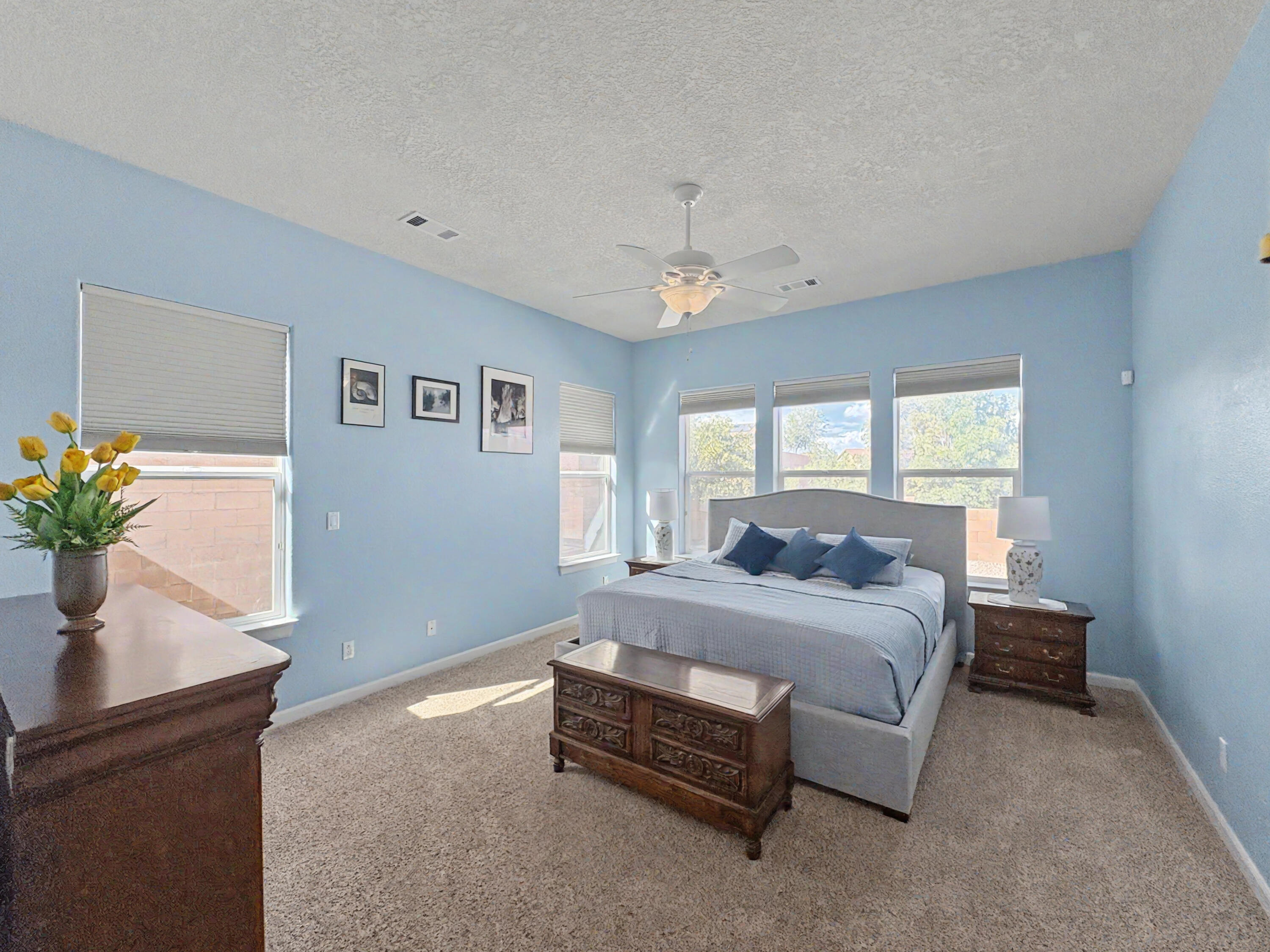 Photo 18 — 3815 Linda Vista Avenue NE