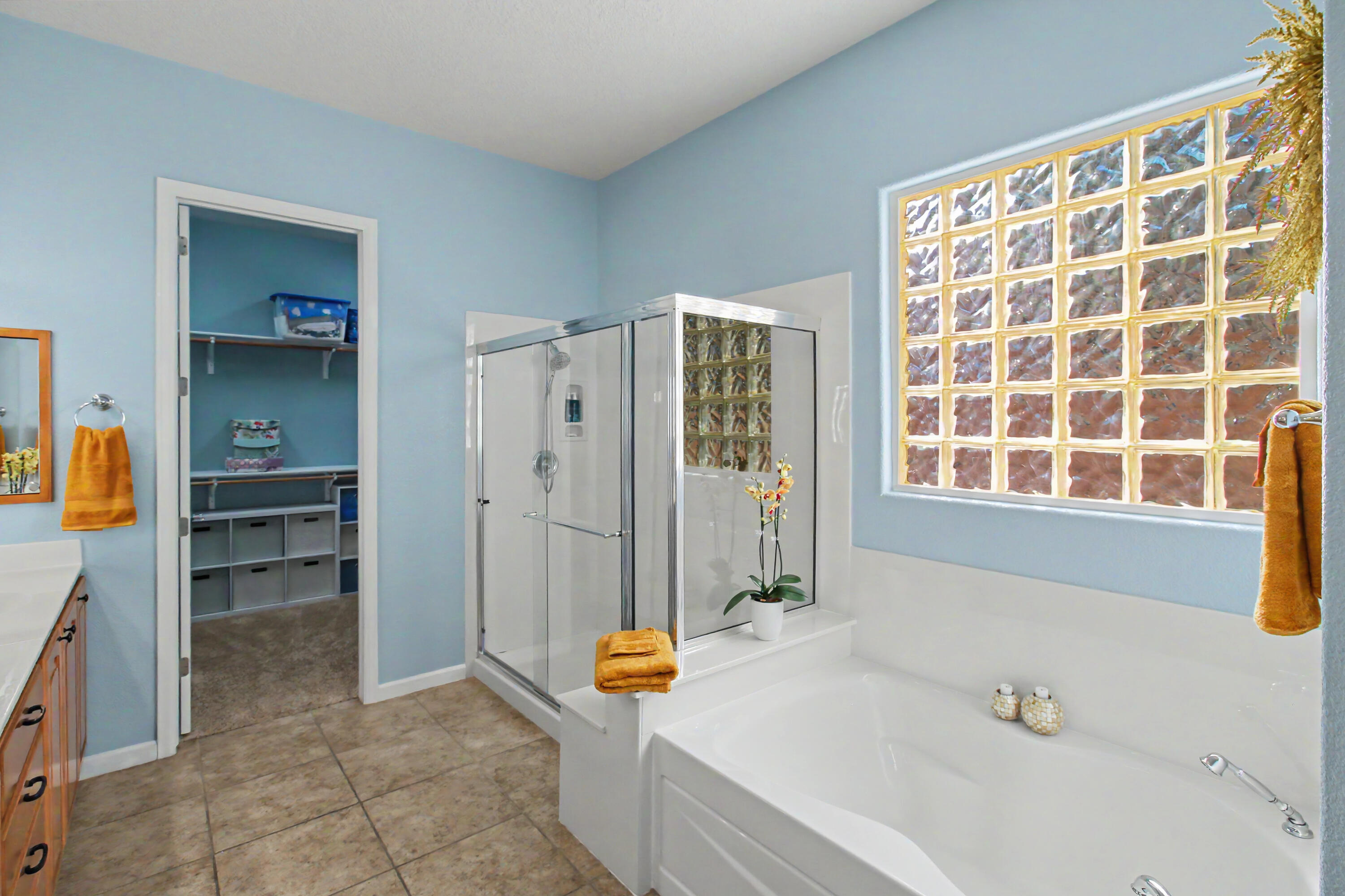 Photo 3 — 3815 Linda Vista Avenue NE
