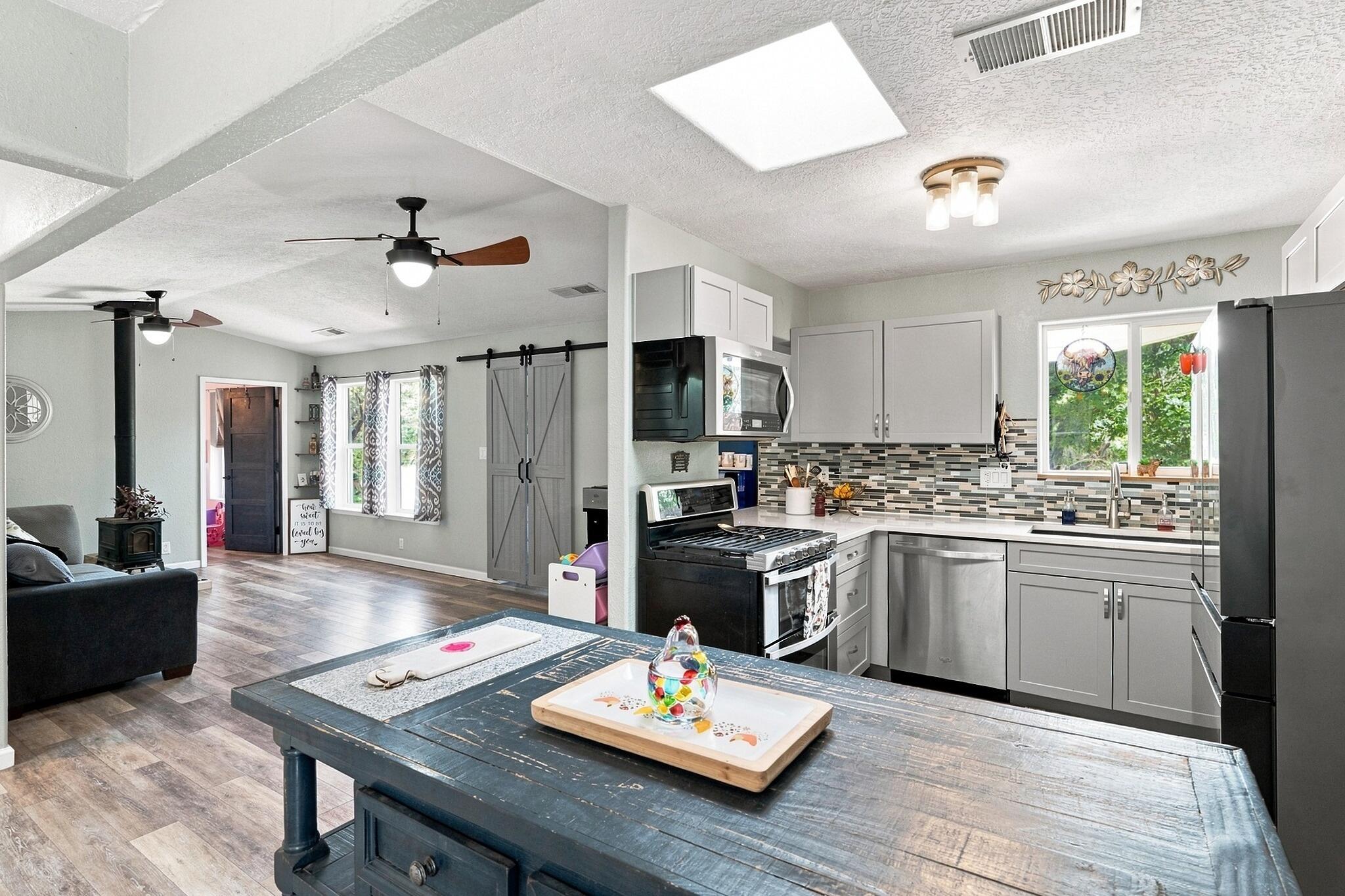 6 Derek Road, Sandia Park, NM 87047