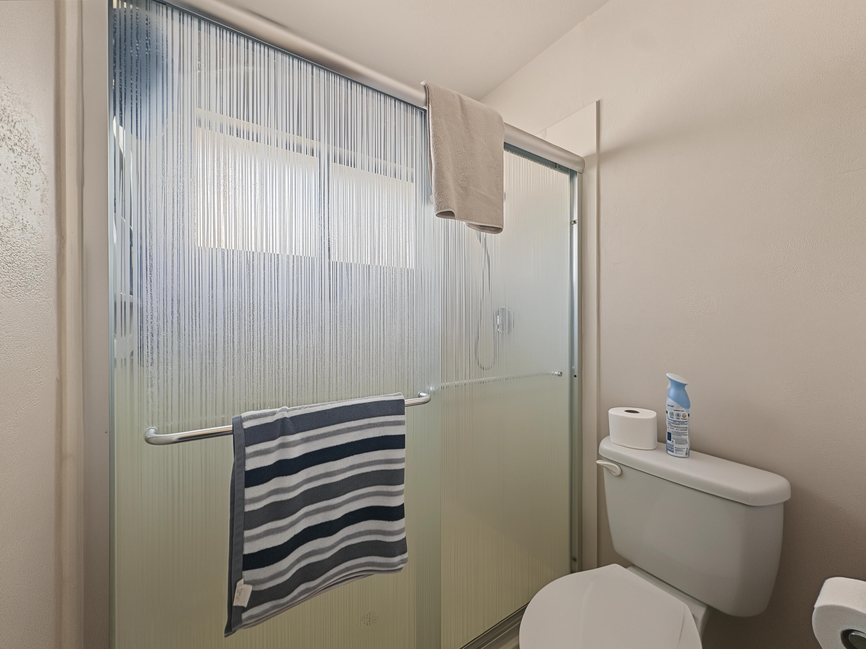 Photo 3 — 4944 Chromium Drive NE
