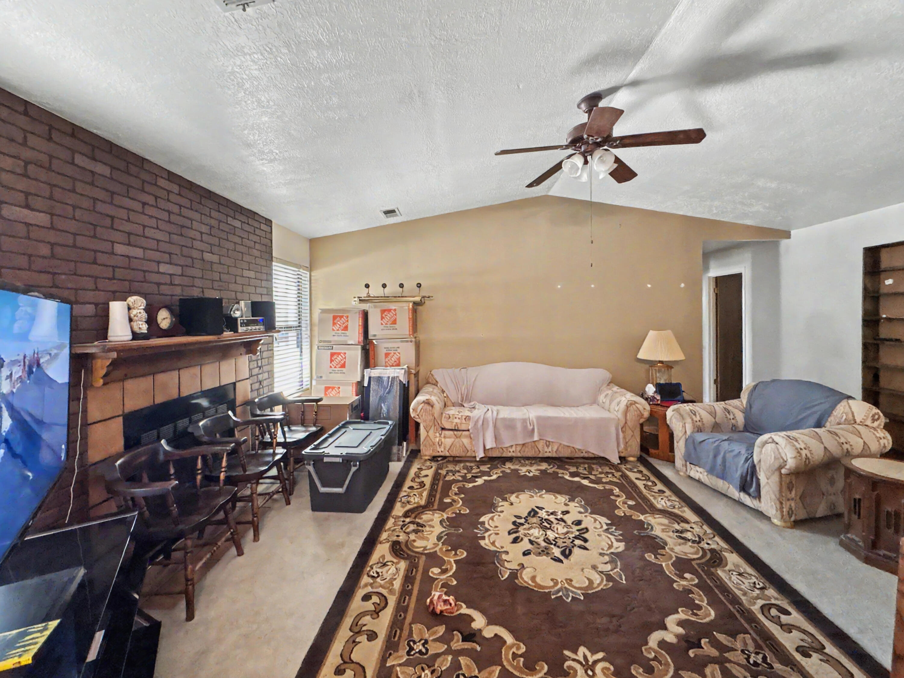 Photo 2 — 4944 Chromium Drive NE