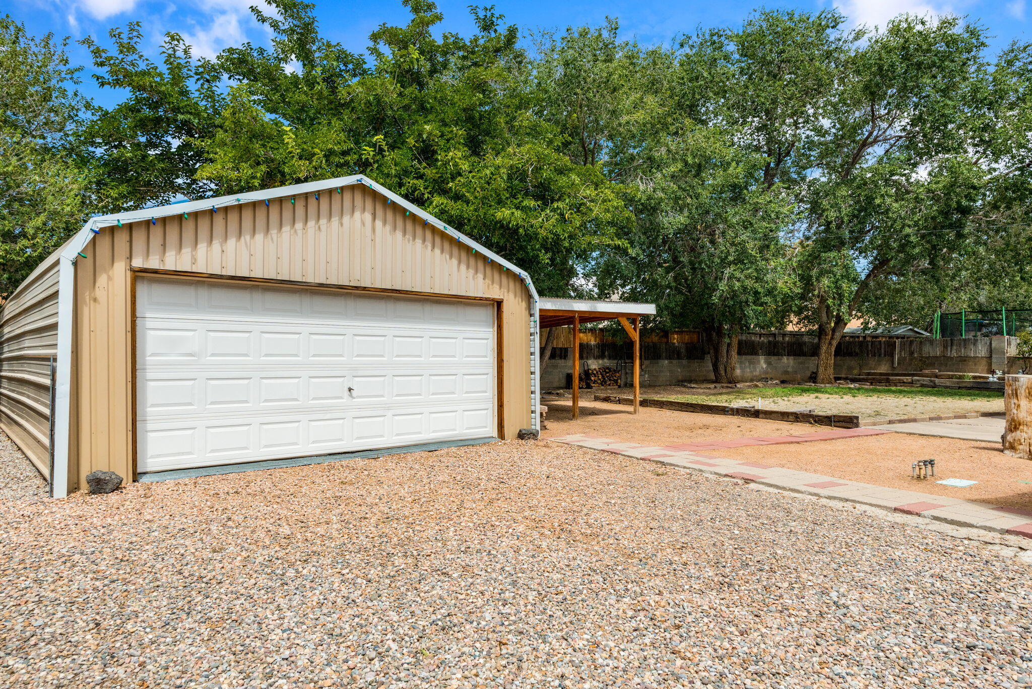 Photo 6 — 8909 Shoshone Road NE