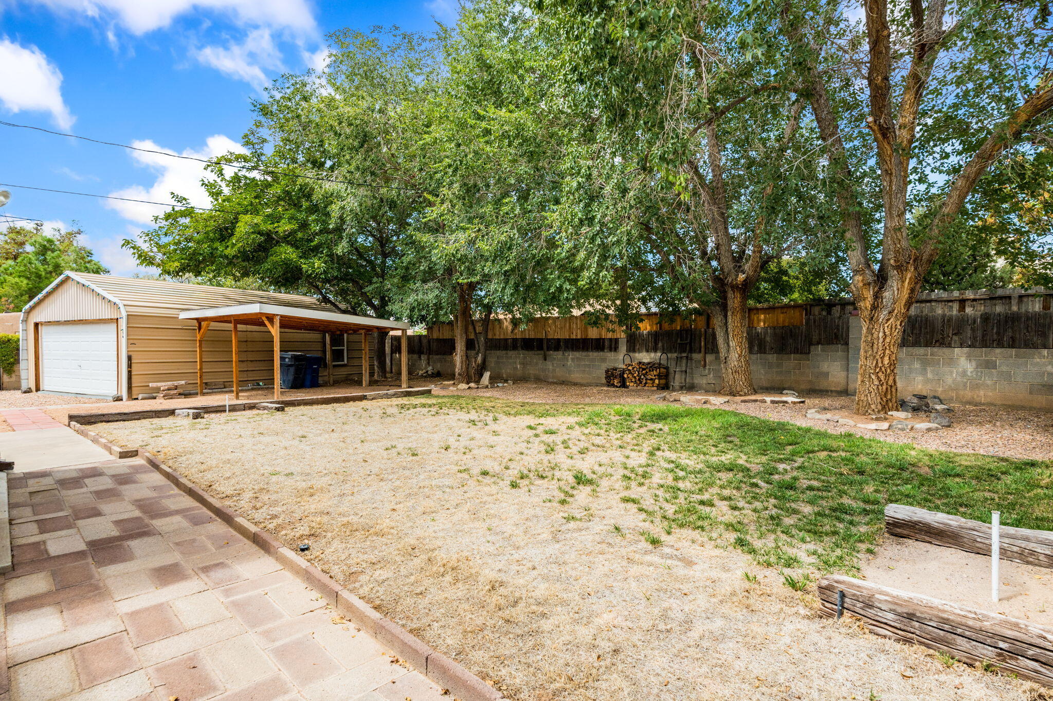 Photo 8 — 8909 Shoshone Road NE