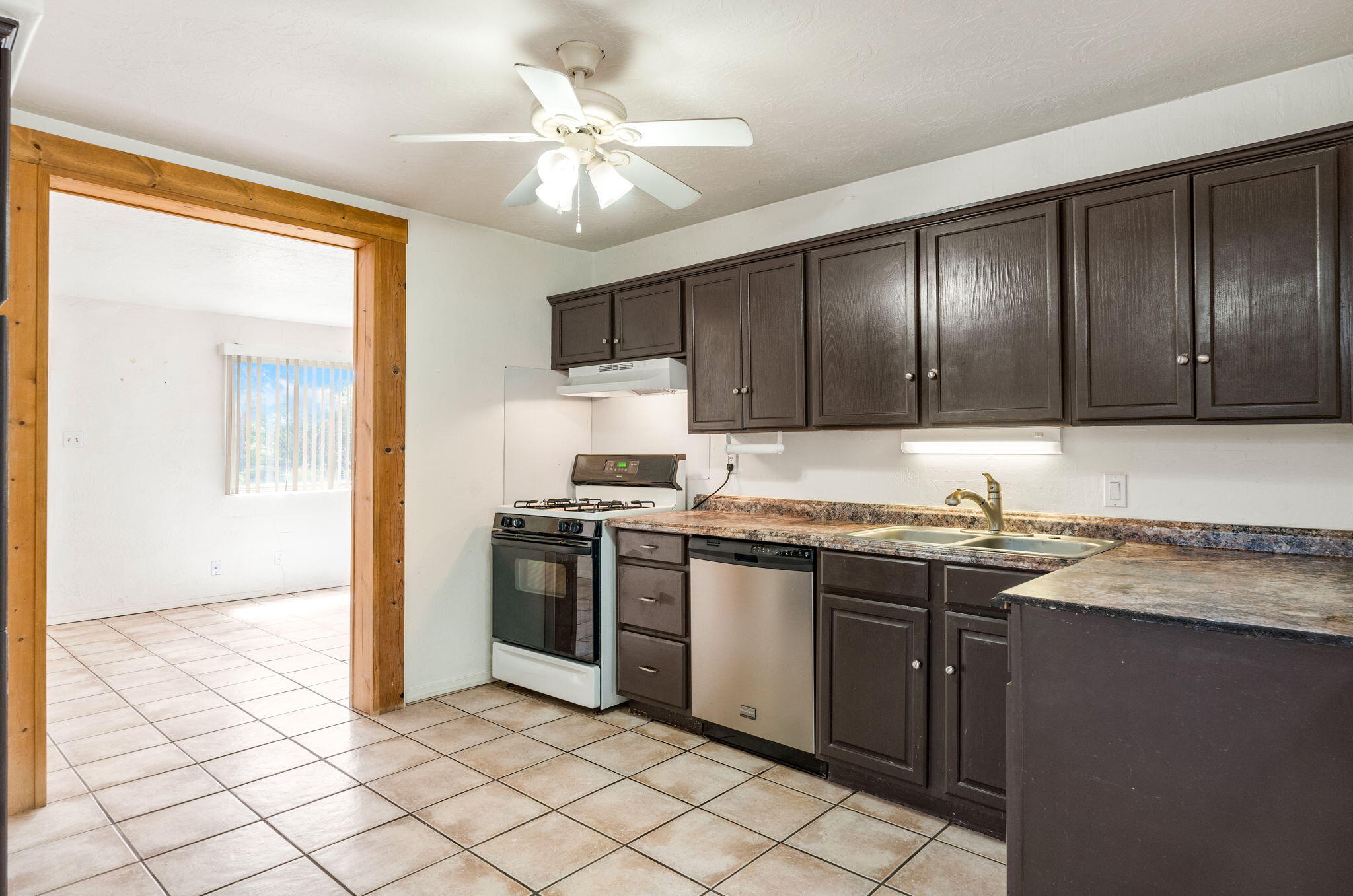 Photo 14 — 8909 Shoshone Road NE