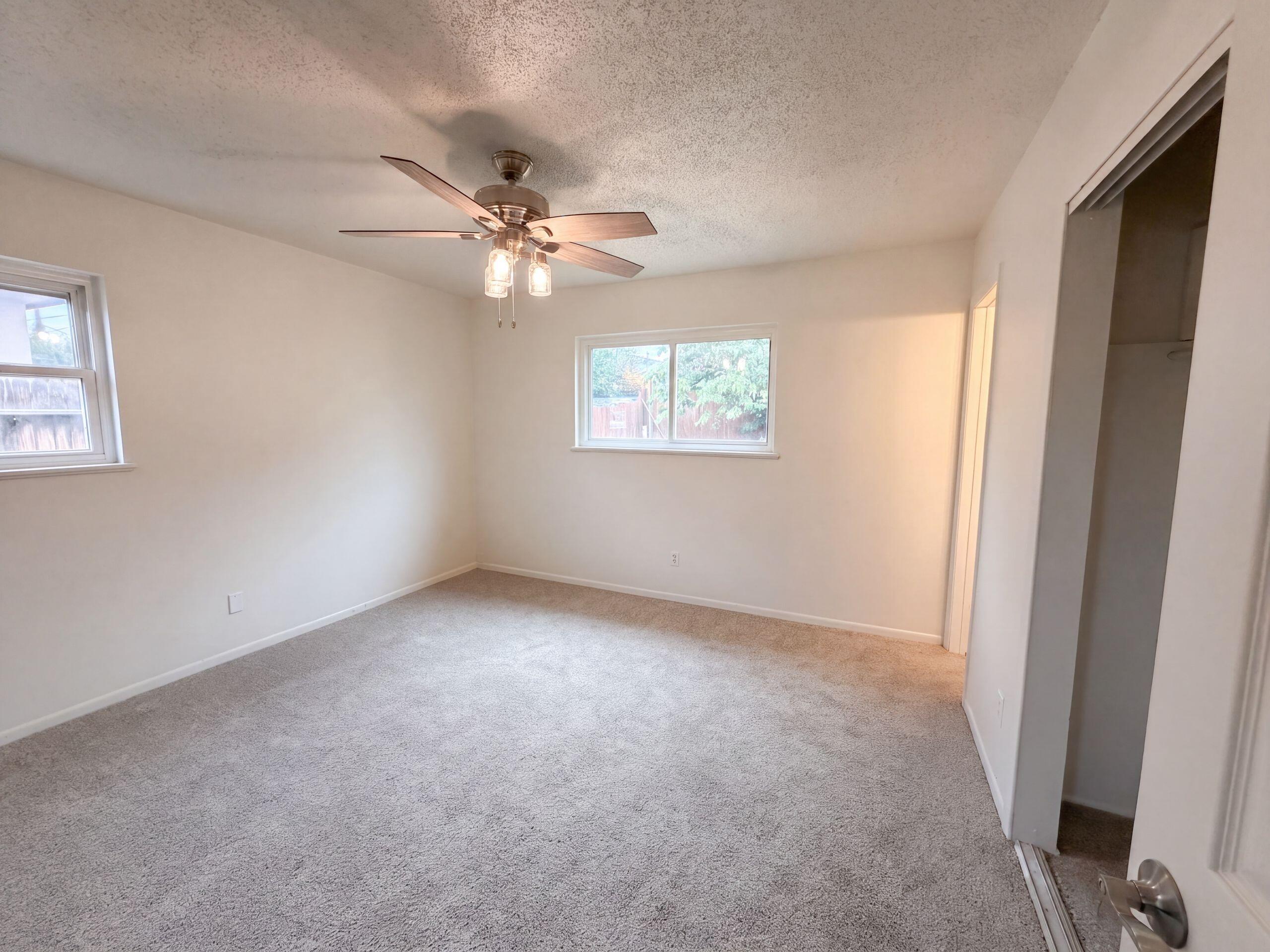 Photo 11 — 604 Maxine Street NE