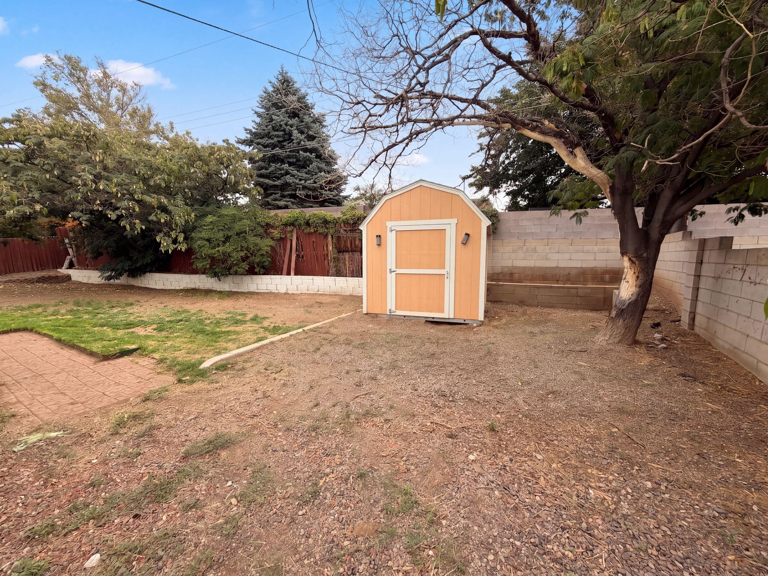 Photo 19 — 604 Maxine Street NE