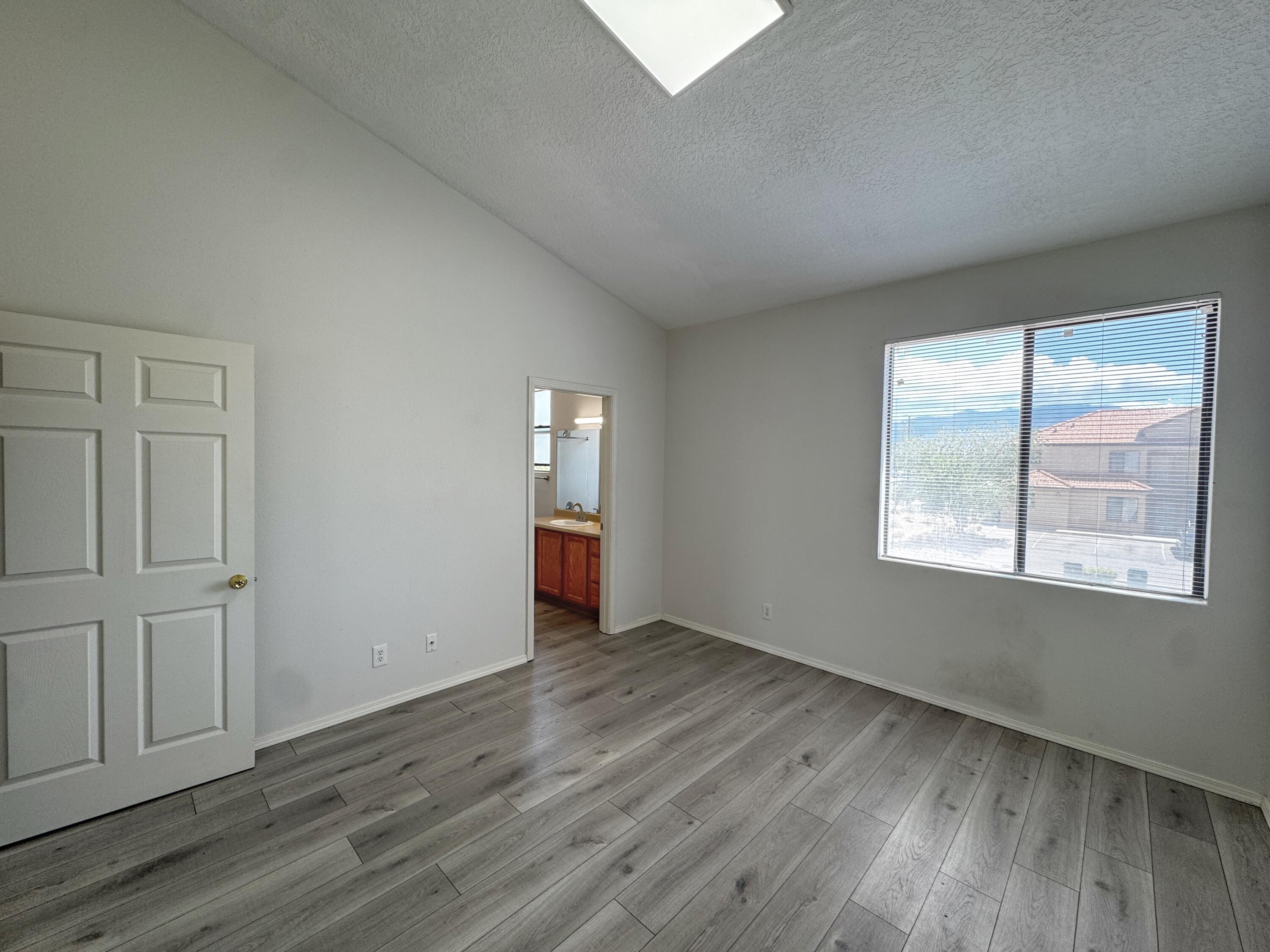 Photo 2 — 1105 Meadowlark Way SE D