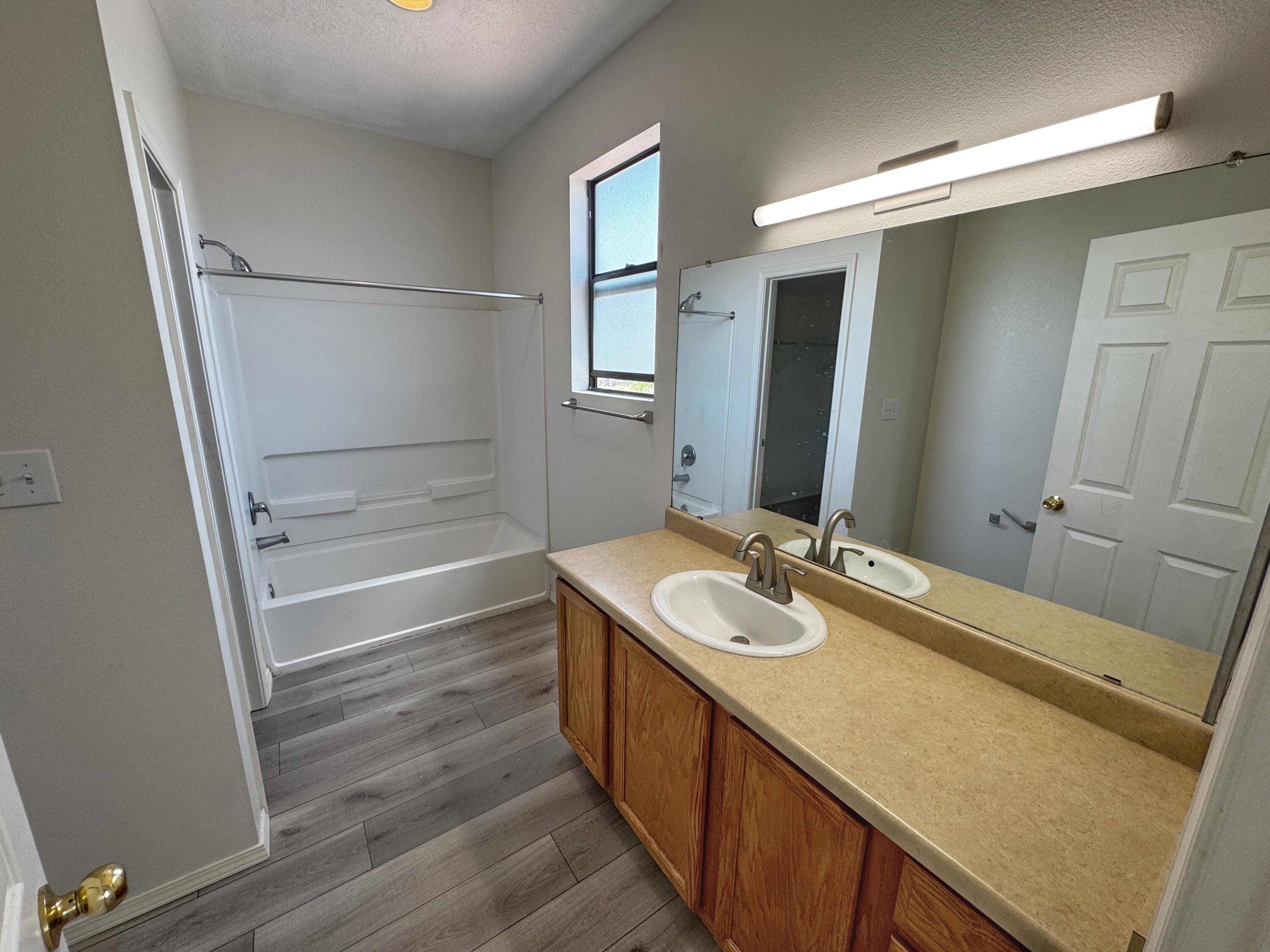 Photo 6 — 1105 Meadowlark Way SE D