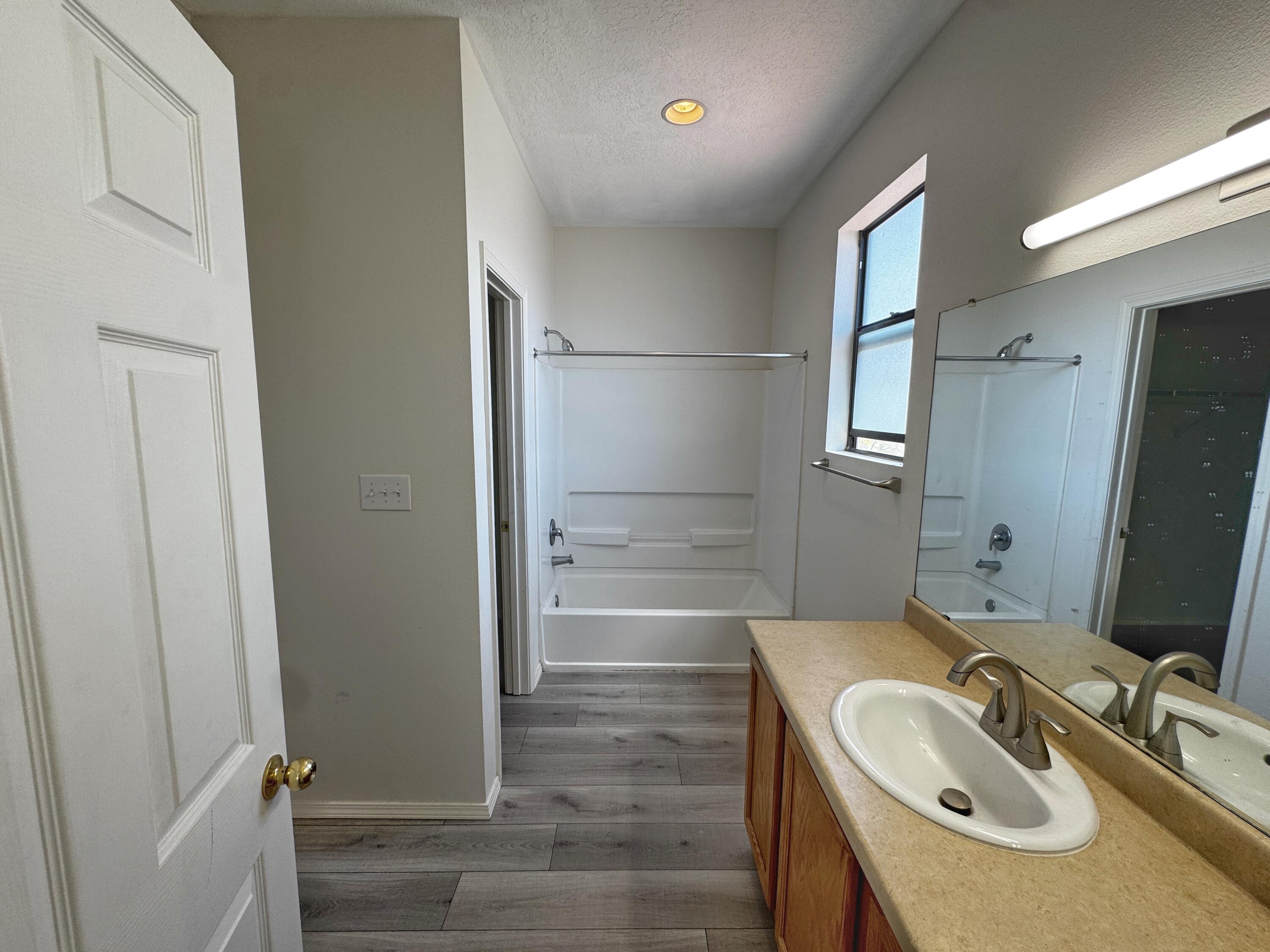 Photo 7 — 1105 Meadowlark Way SE D