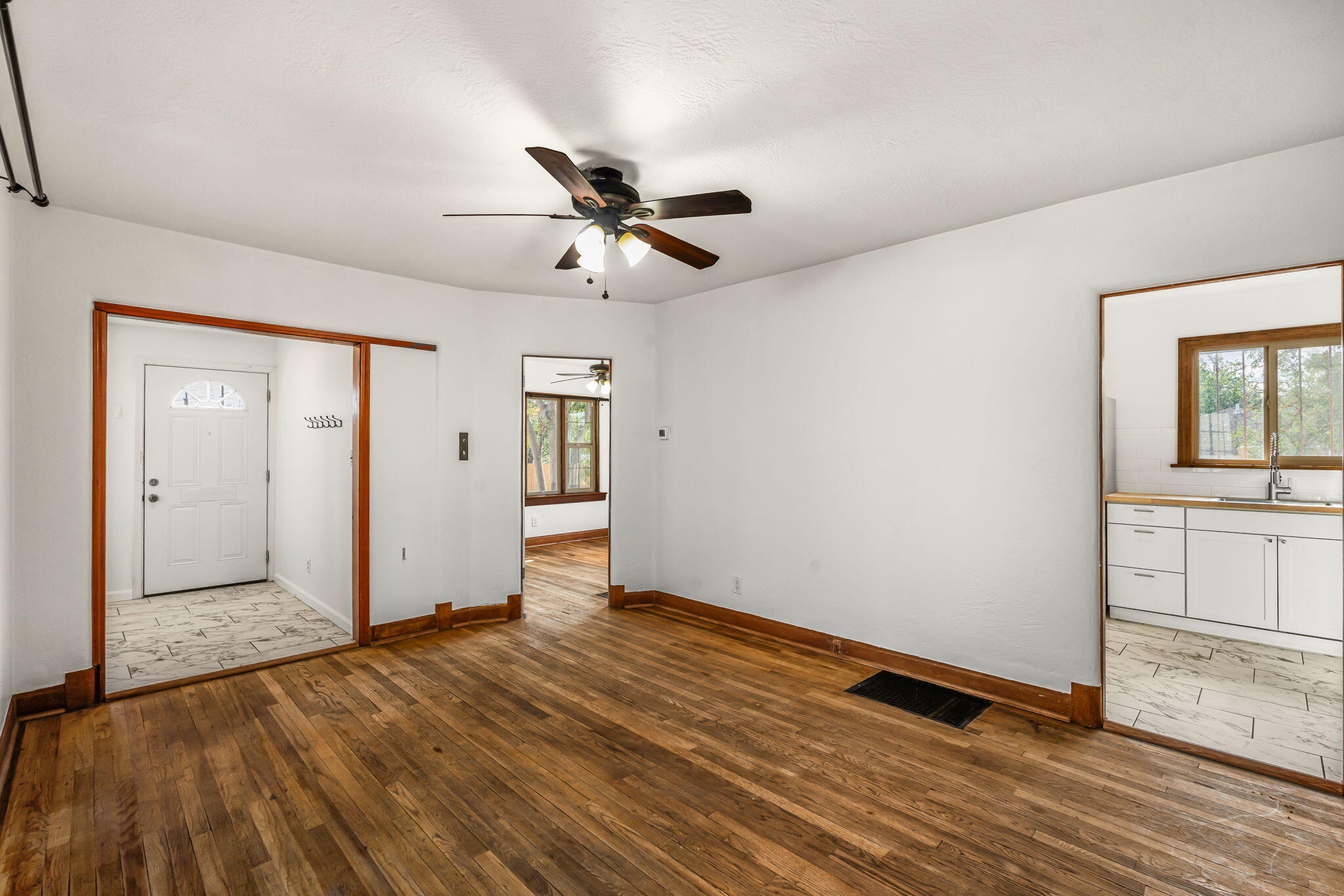 Photo 8 — 615 Lead Avenue SE