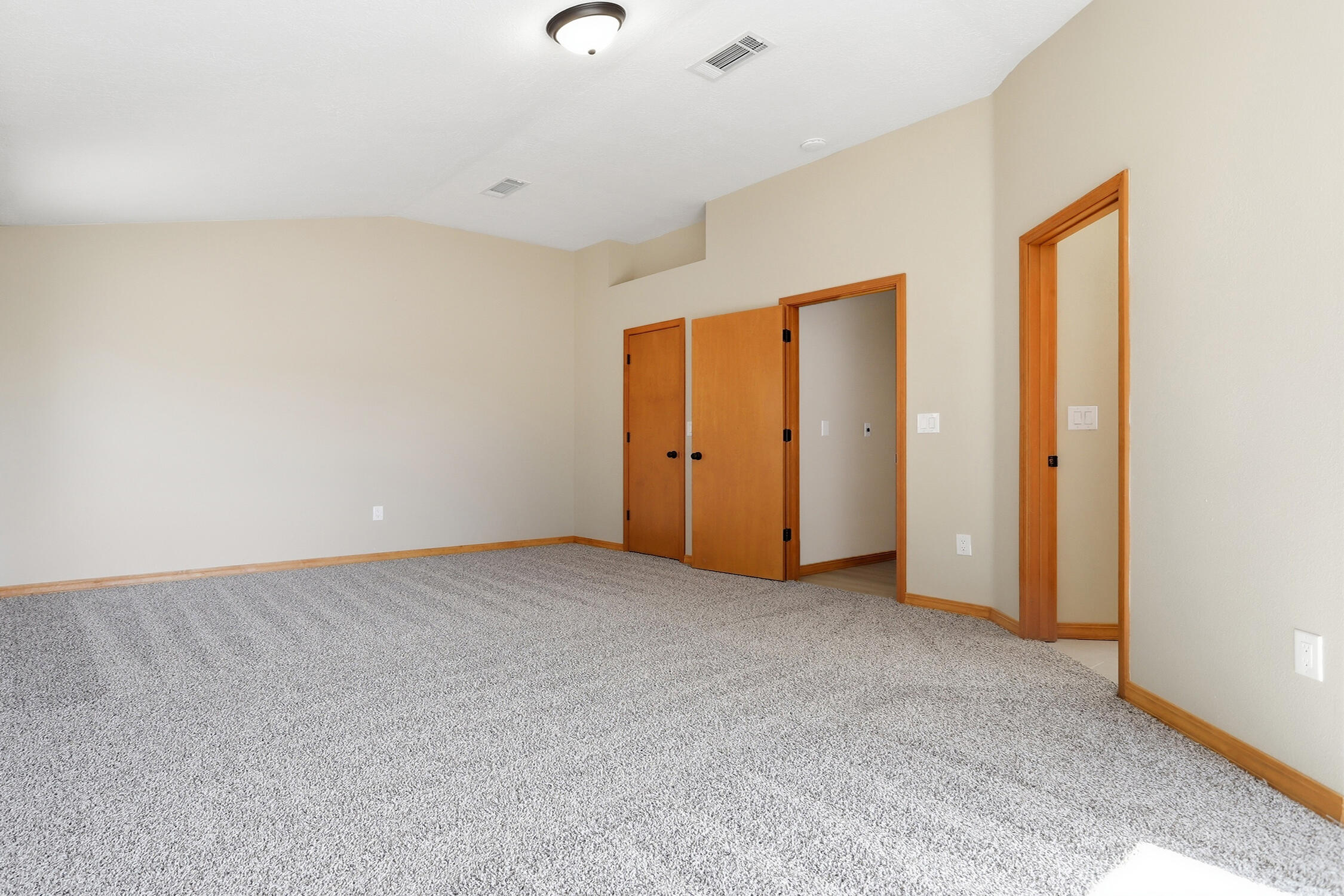 Photo 18 — 12 Juniper Avenue