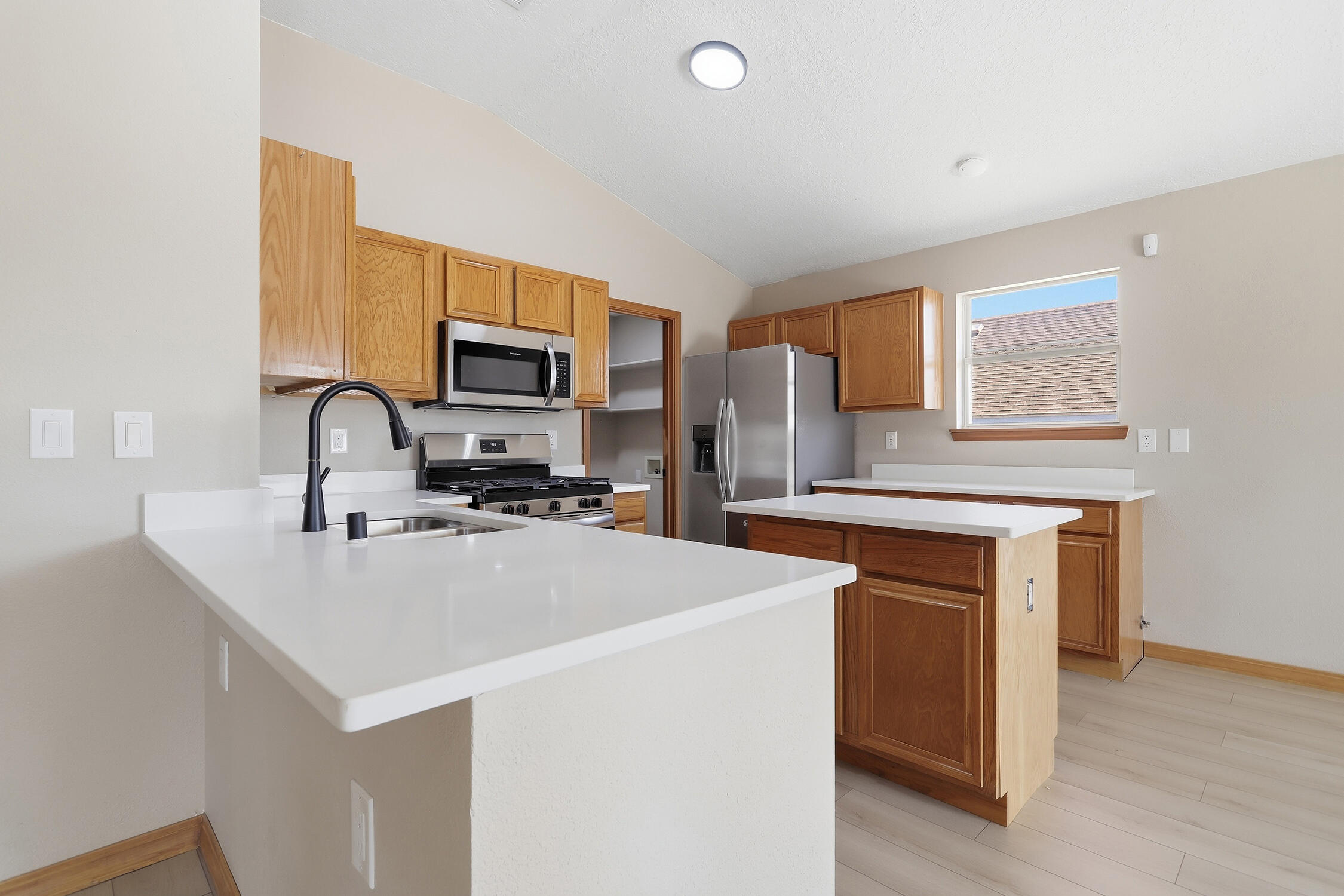 Photo 10 — 12 Juniper Avenue