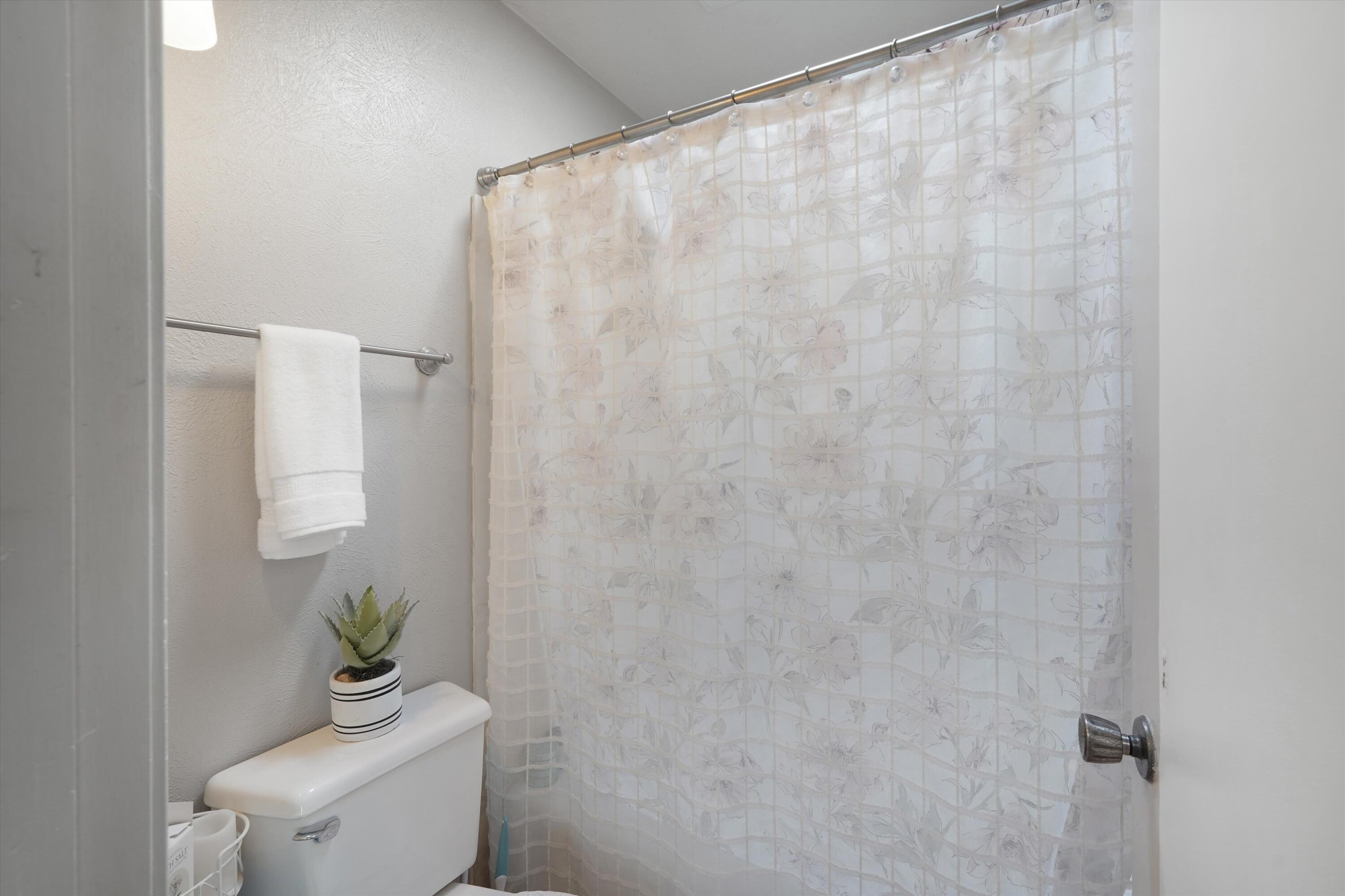 Photo 8 — 1209 Bernalillo Place SE