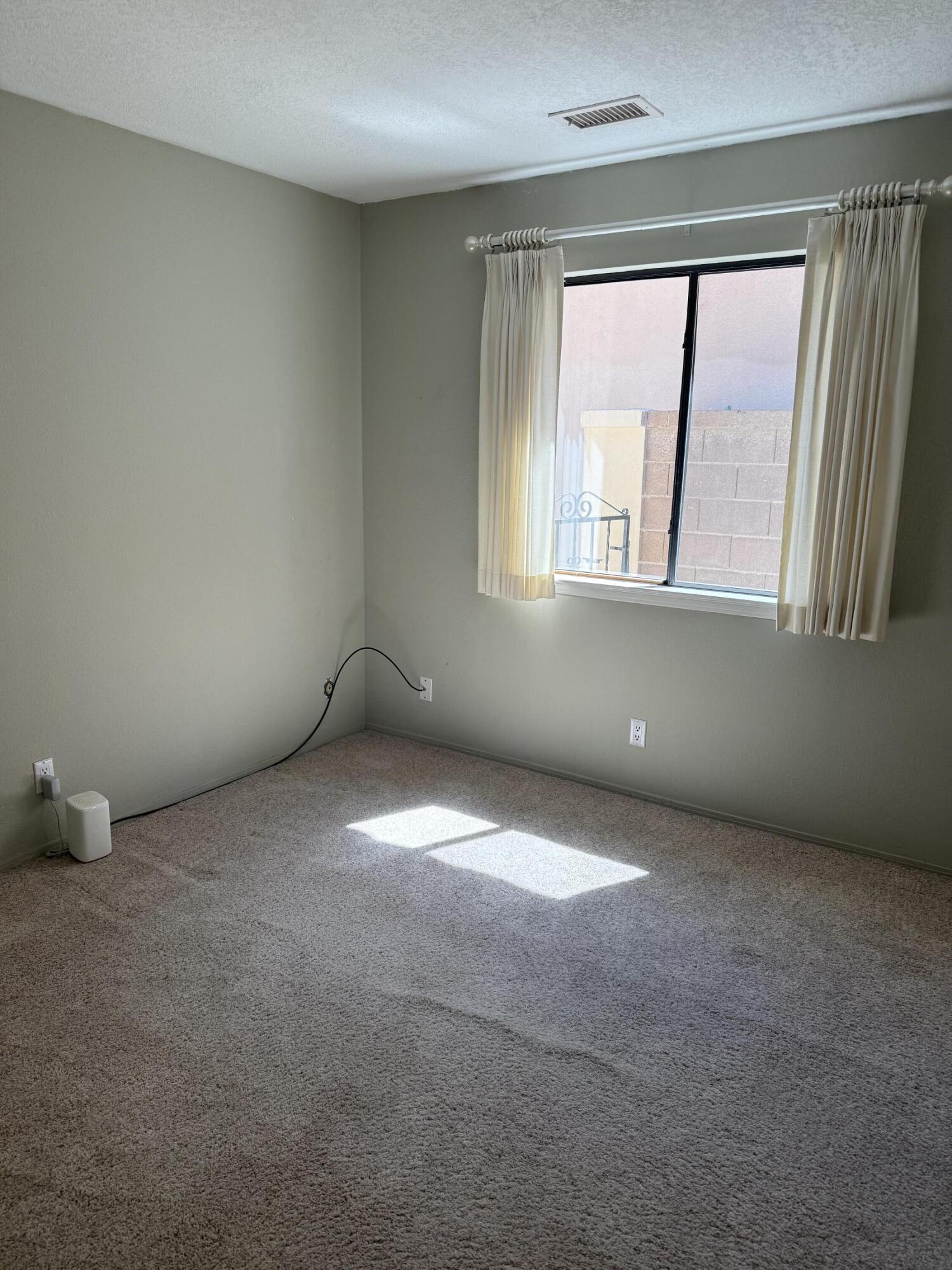 Photo 14 — 7816 Oakland Avenue NE