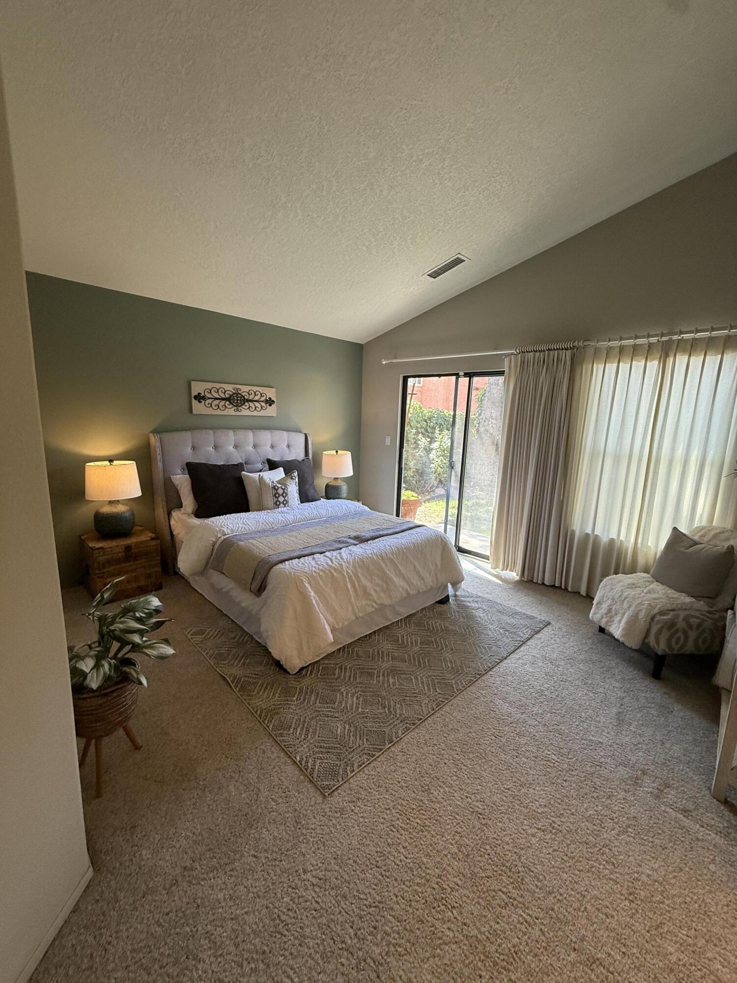 Photo 10 — 7816 Oakland Avenue NE