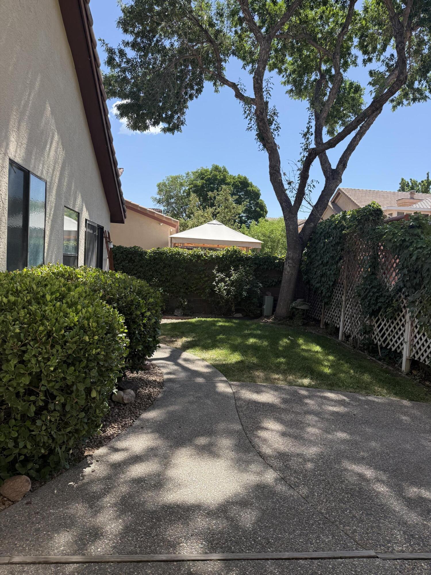 Photo 5 — 7816 Oakland Avenue NE
