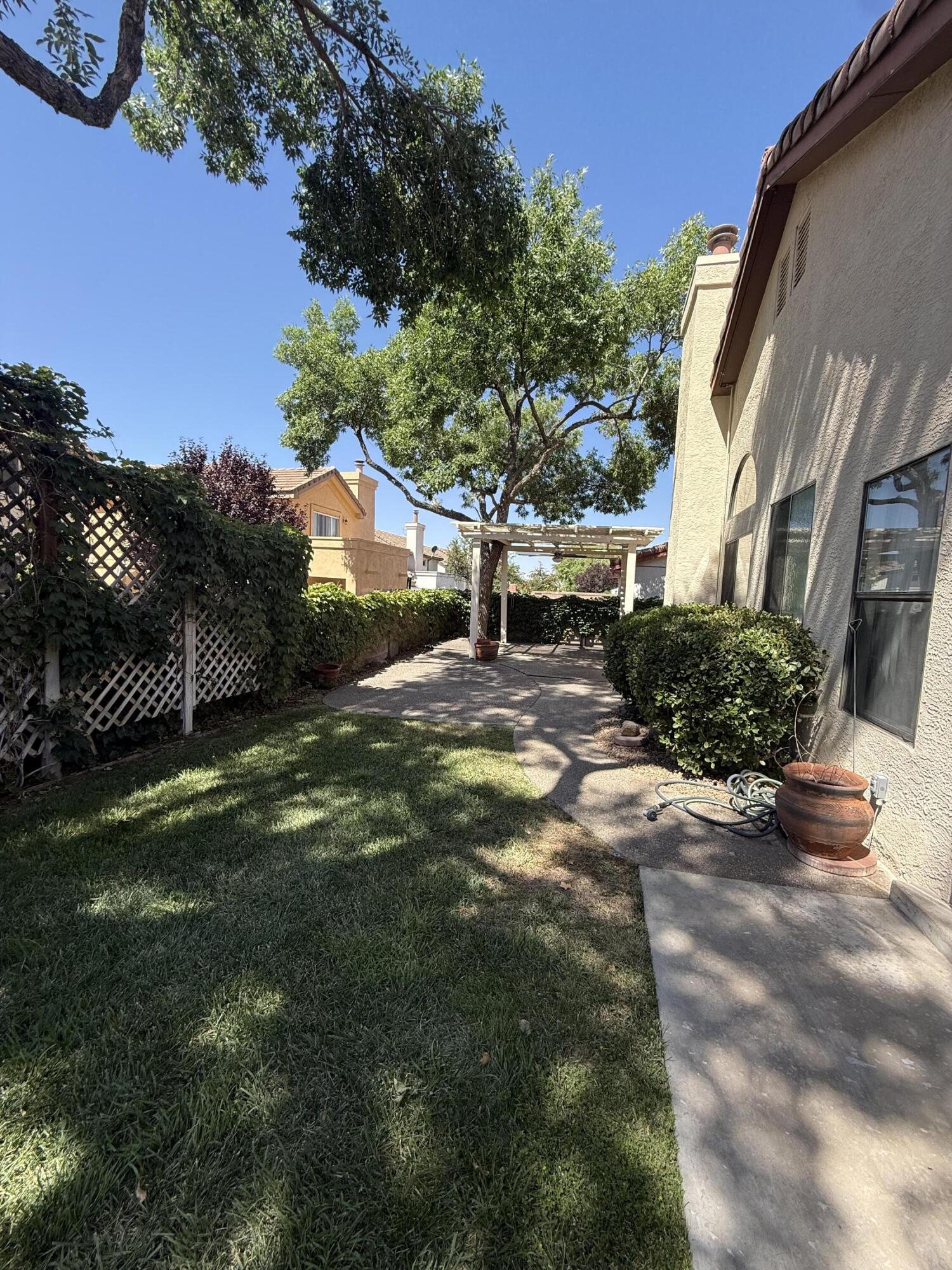 Photo 3 — 7816 Oakland Avenue NE