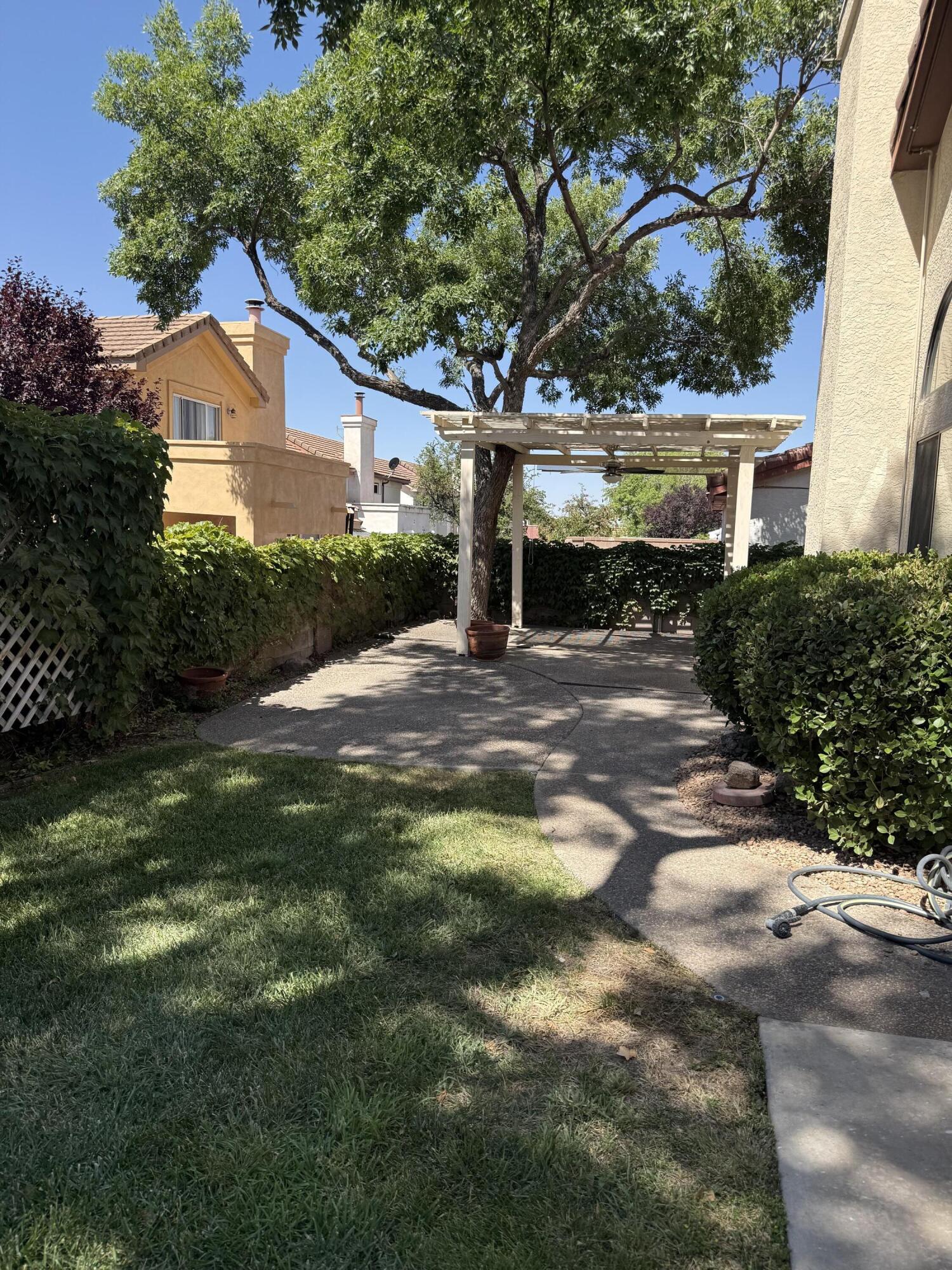 Photo 2 — 7816 Oakland Avenue NE