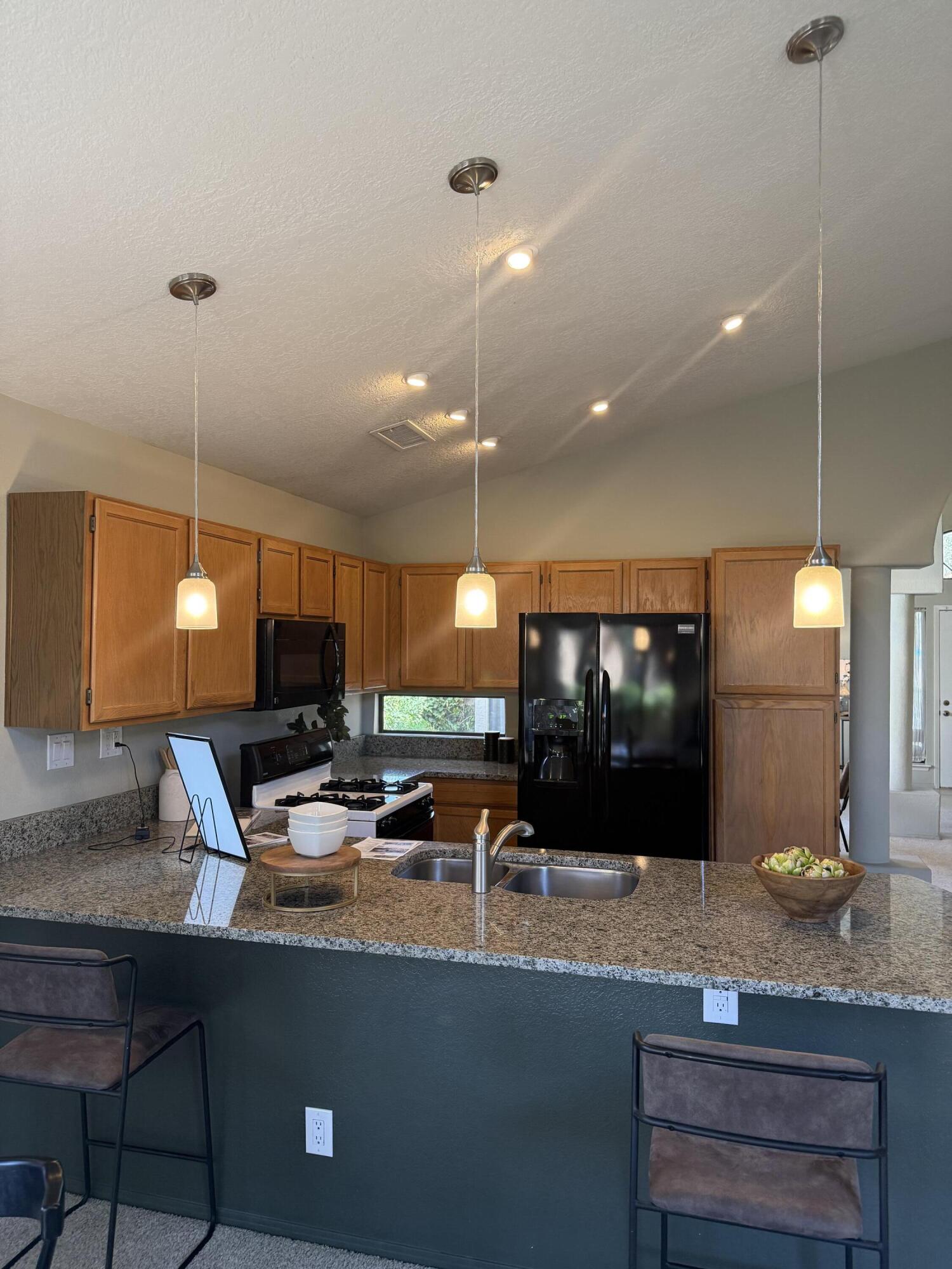 Photo 19 — 7816 Oakland Avenue NE