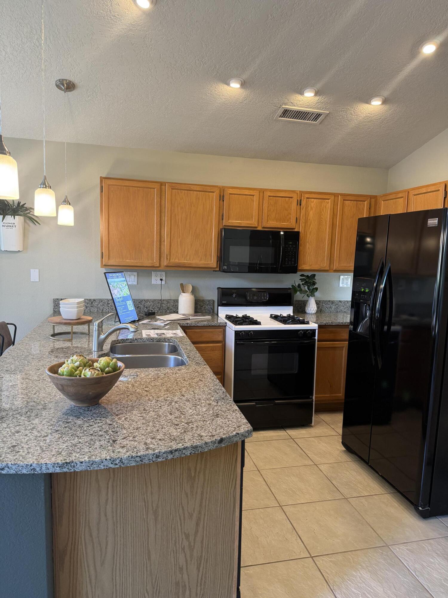 Photo 18 — 7816 Oakland Avenue NE