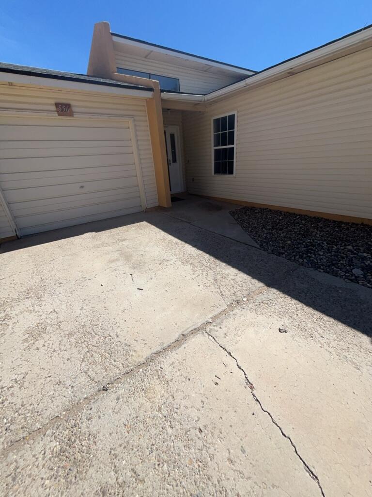 Photo 14 — 556 Stallion Road SE