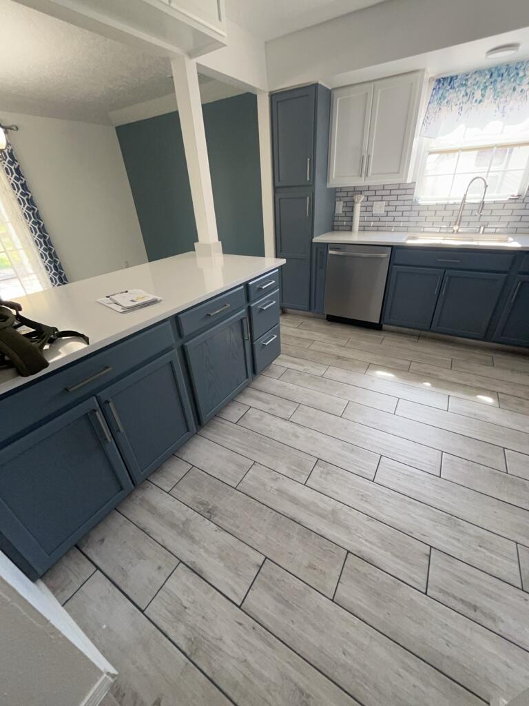 Photo 13 — 556 Stallion Road SE