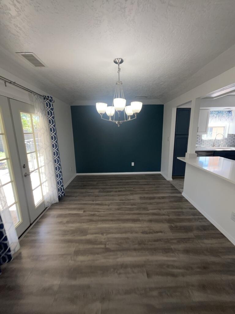 Photo 11 — 556 Stallion Road SE