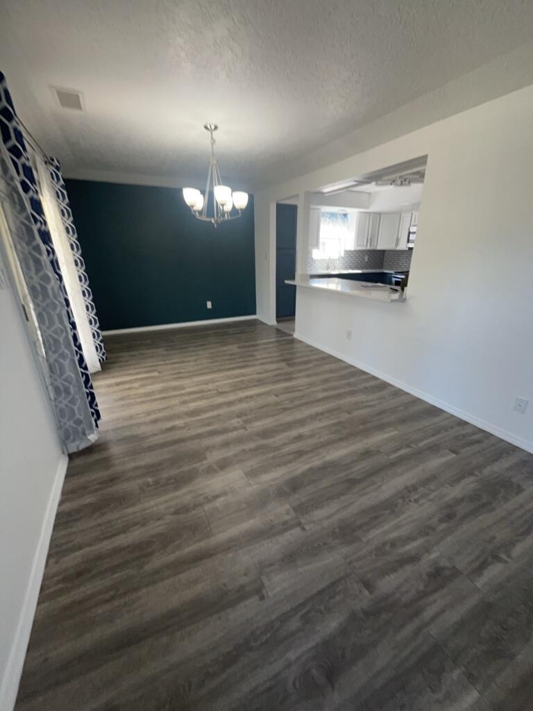 Photo 10 — 556 Stallion Road SE