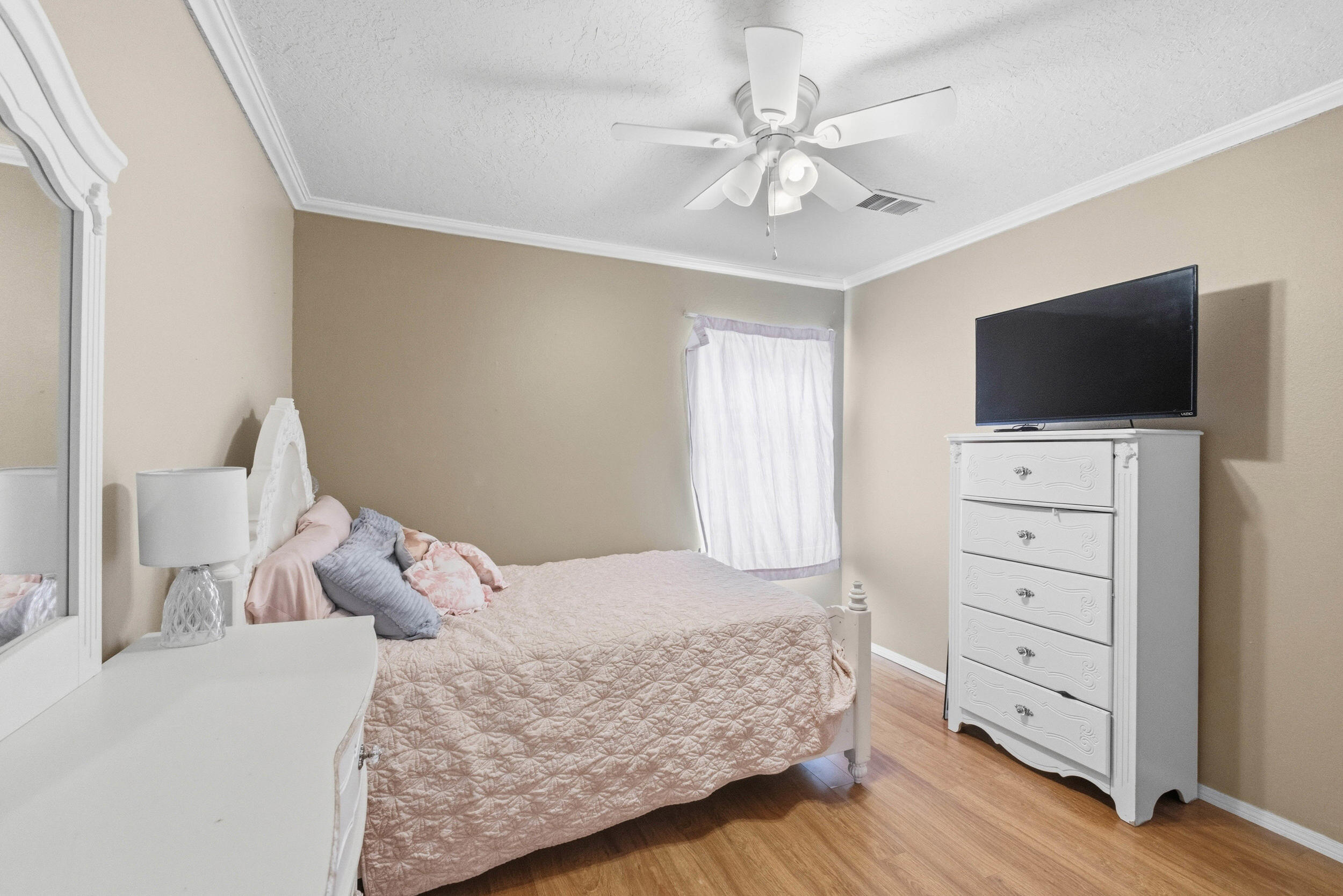 Photo 12 — 337 Tigris Road NE