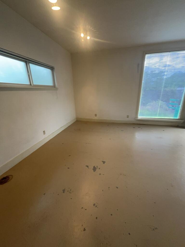 Photo 4 — 1313 Girard Boulevard SE