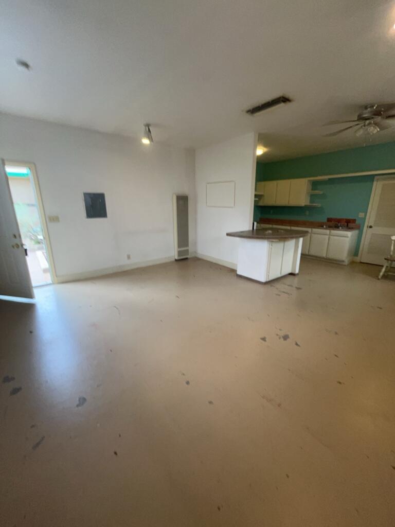 Photo 2 — 1313 Girard Boulevard SE