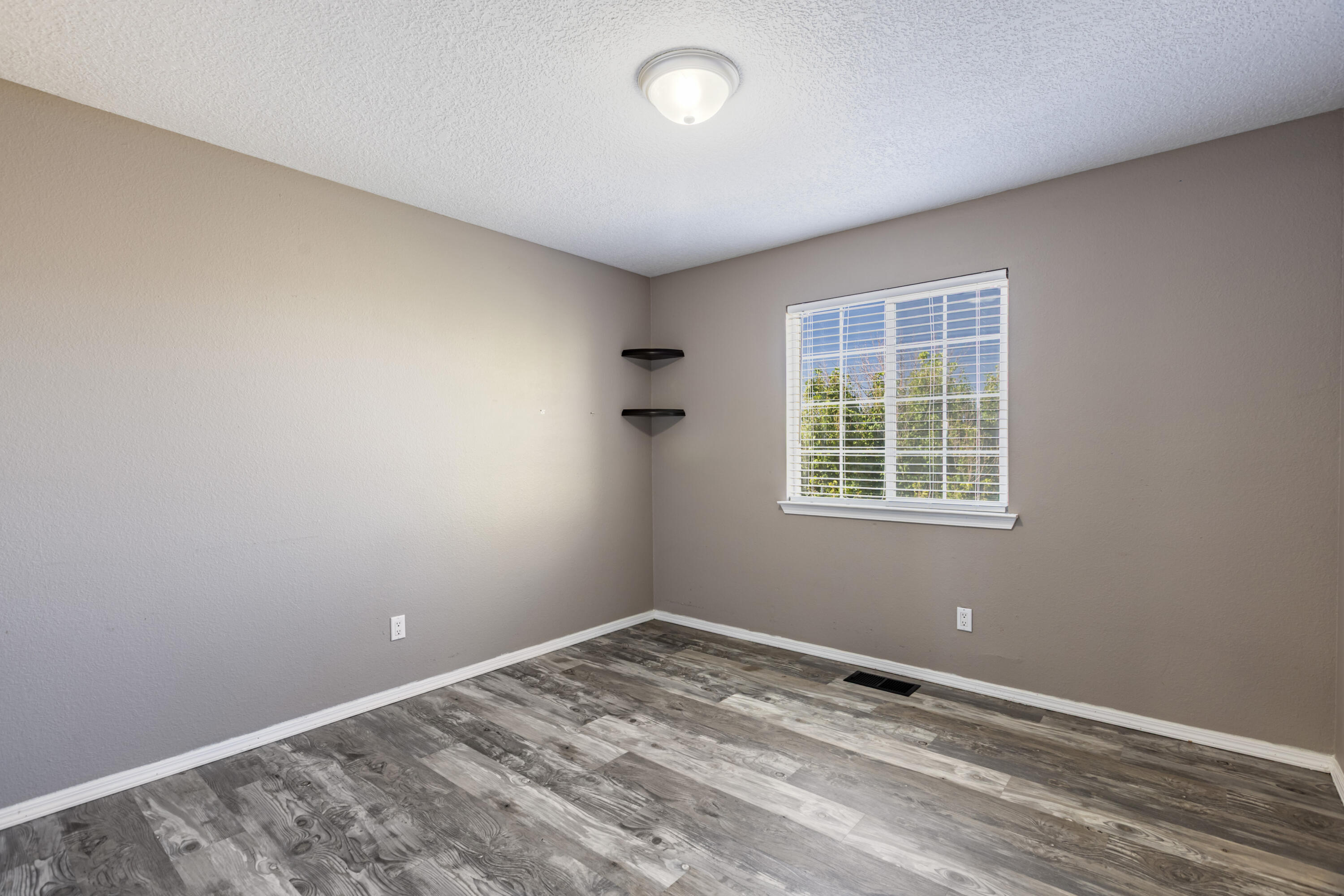 Photo 16 — 6604 Paese Place NW